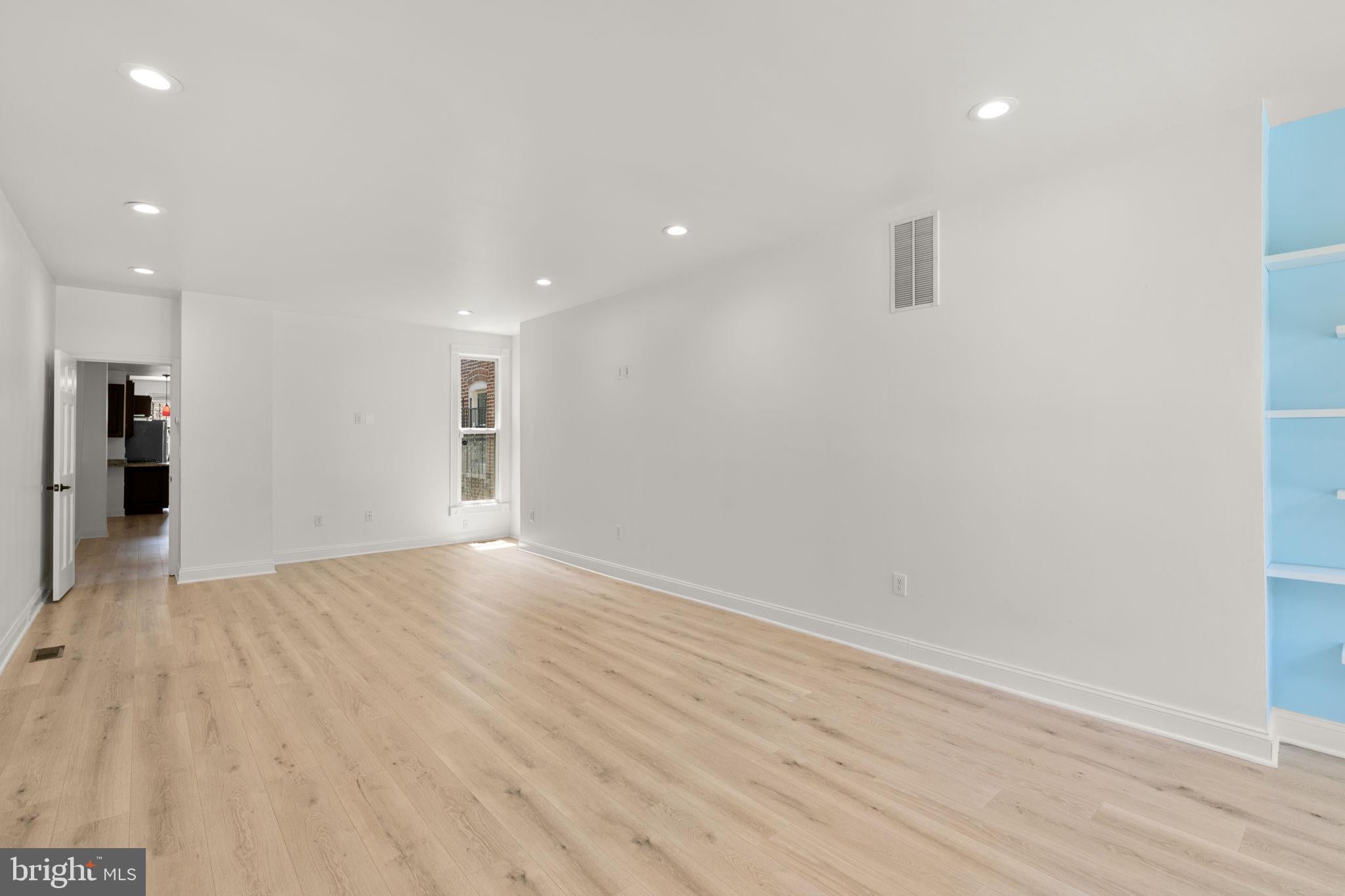 745 W CROSS STREET