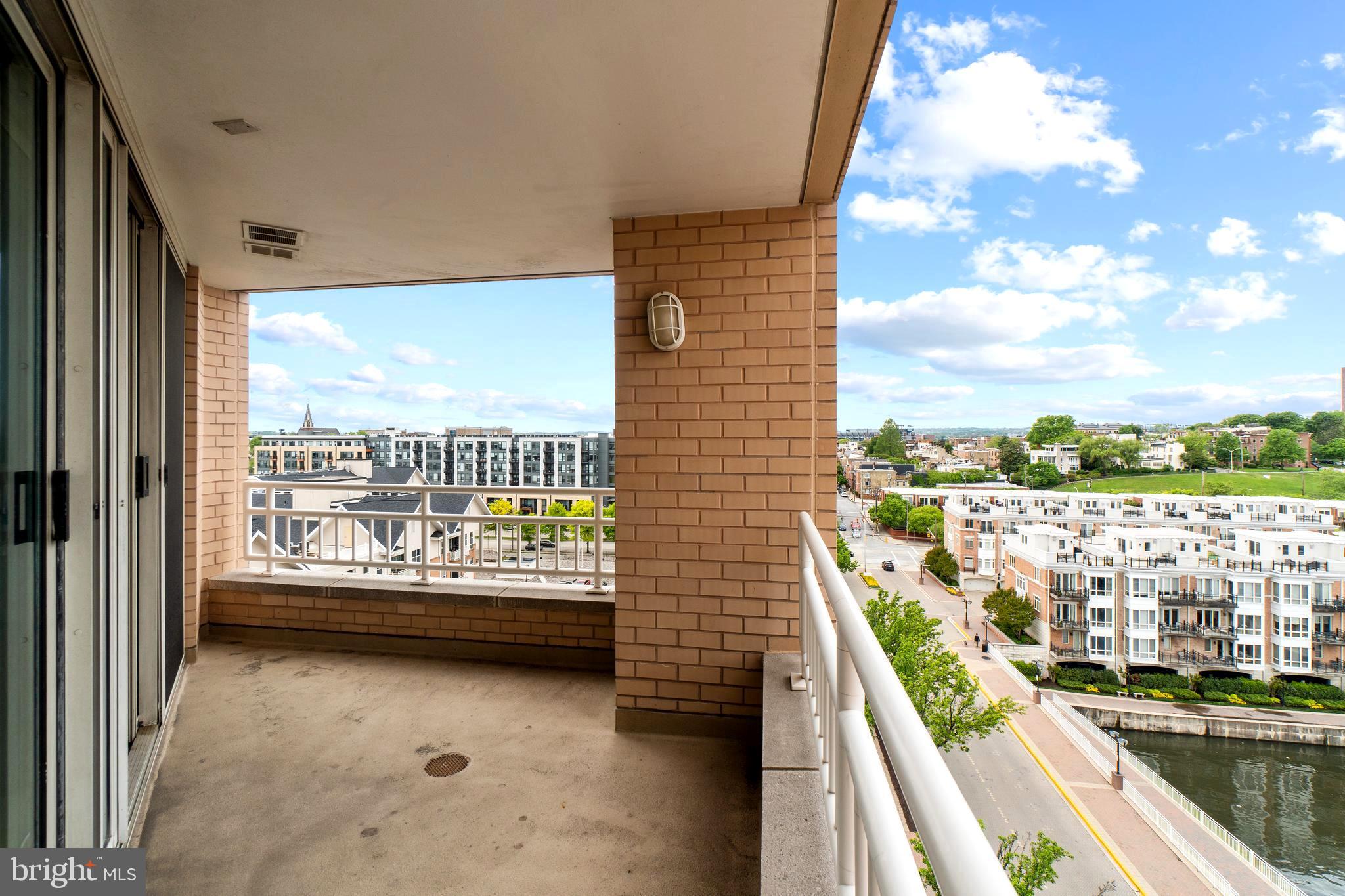 HARBORVIEW - Residential Lease