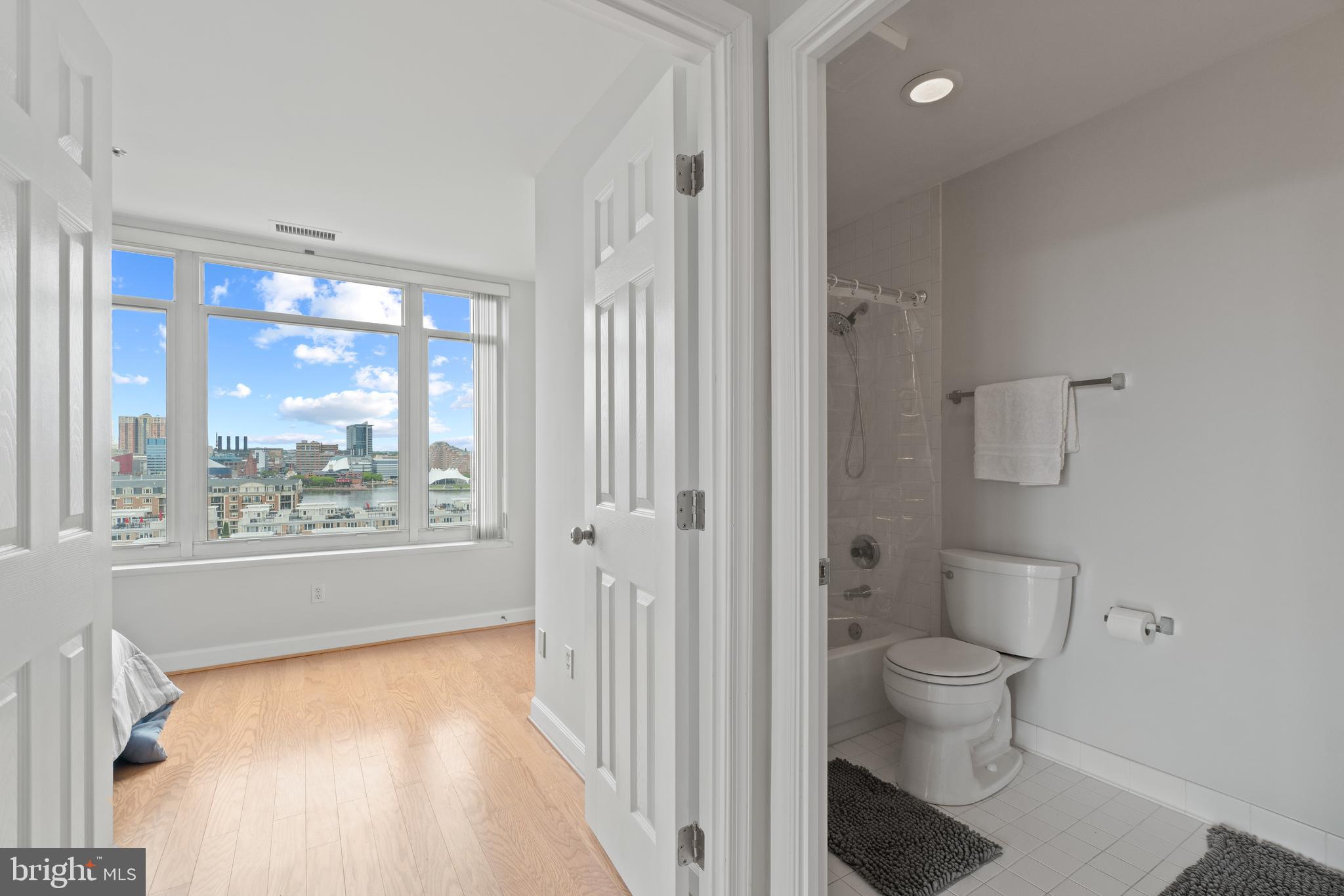 HARBORVIEW - Residential Lease