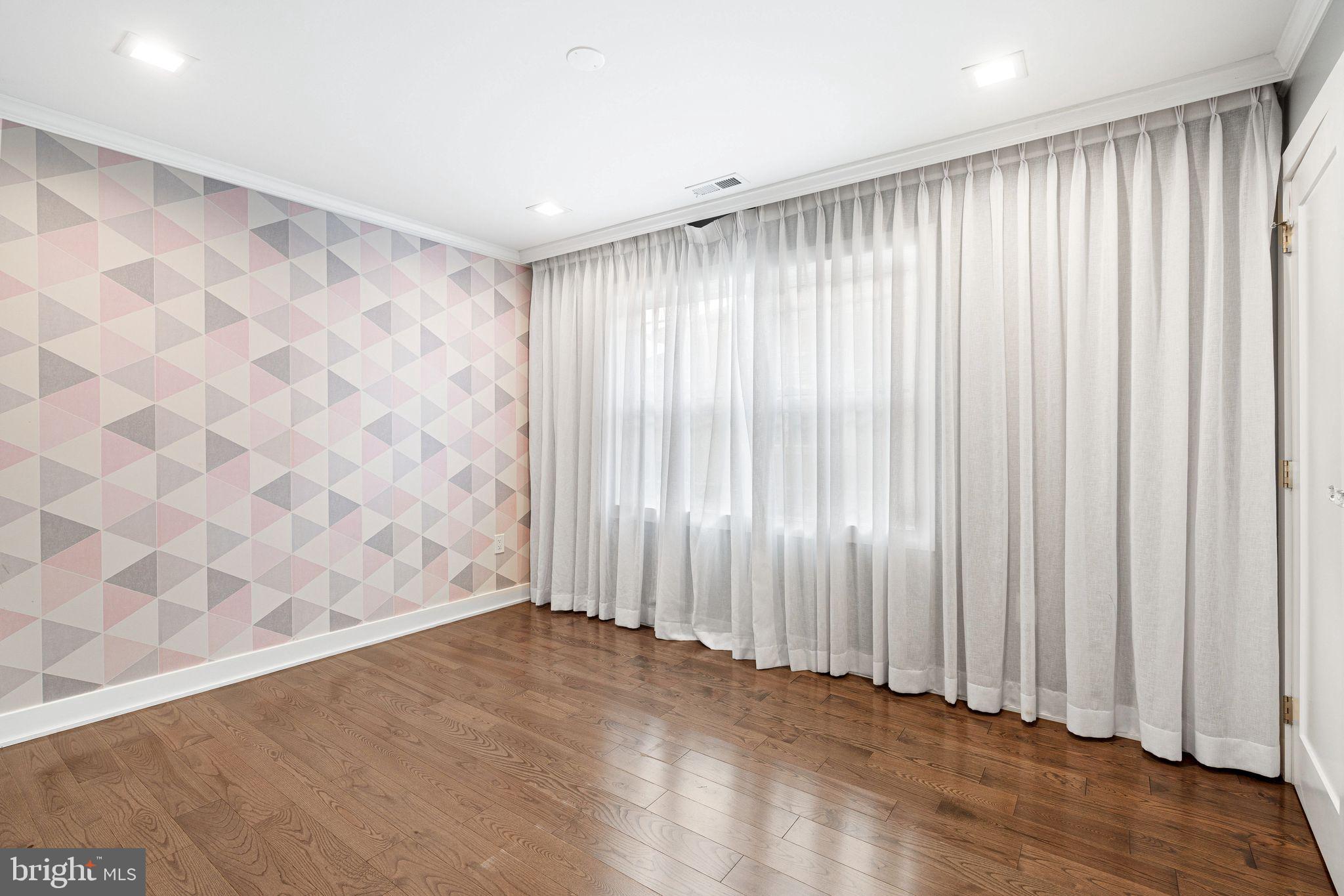 BUSTLETON - Residential