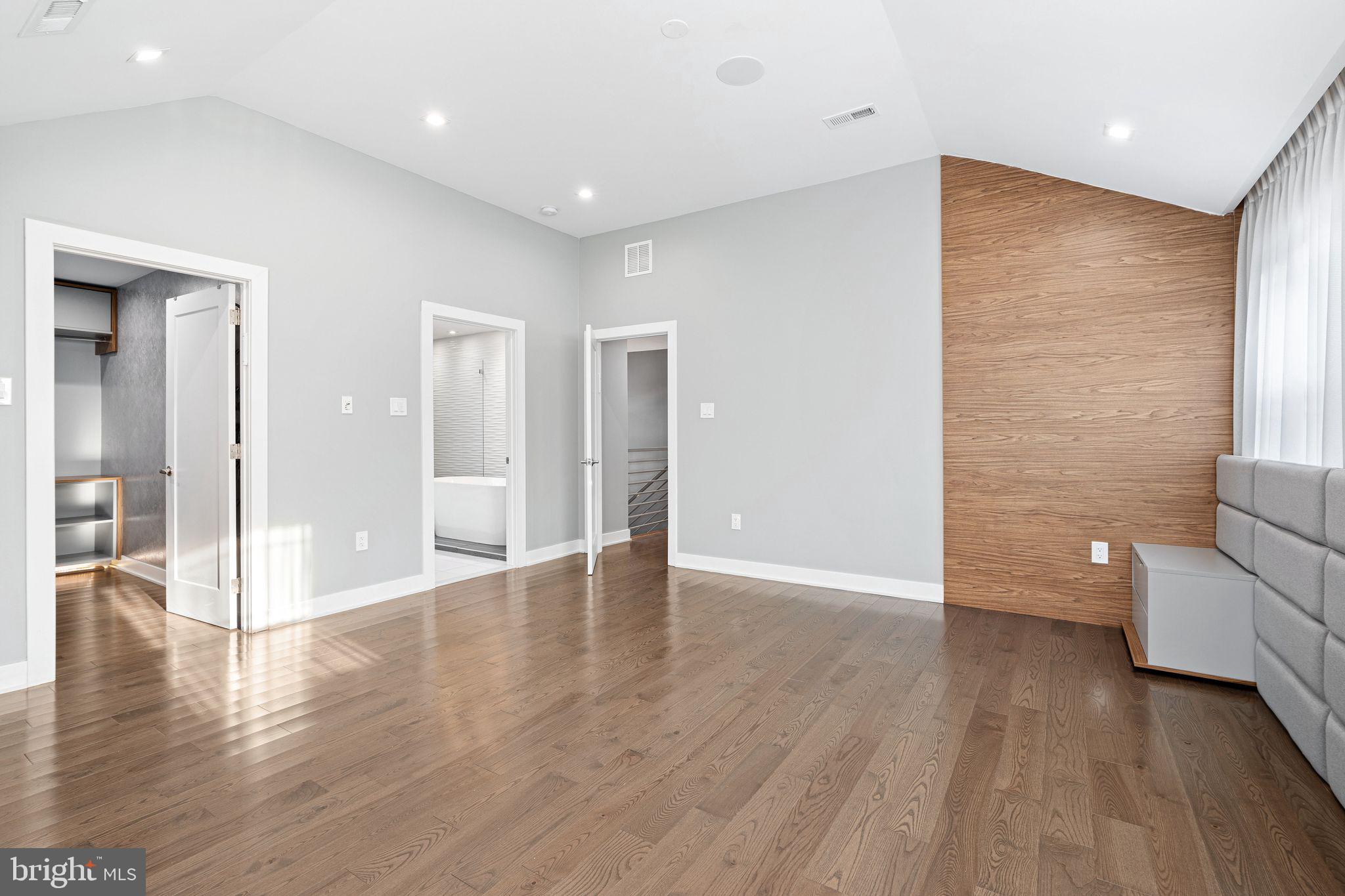 BUSTLETON - Residential