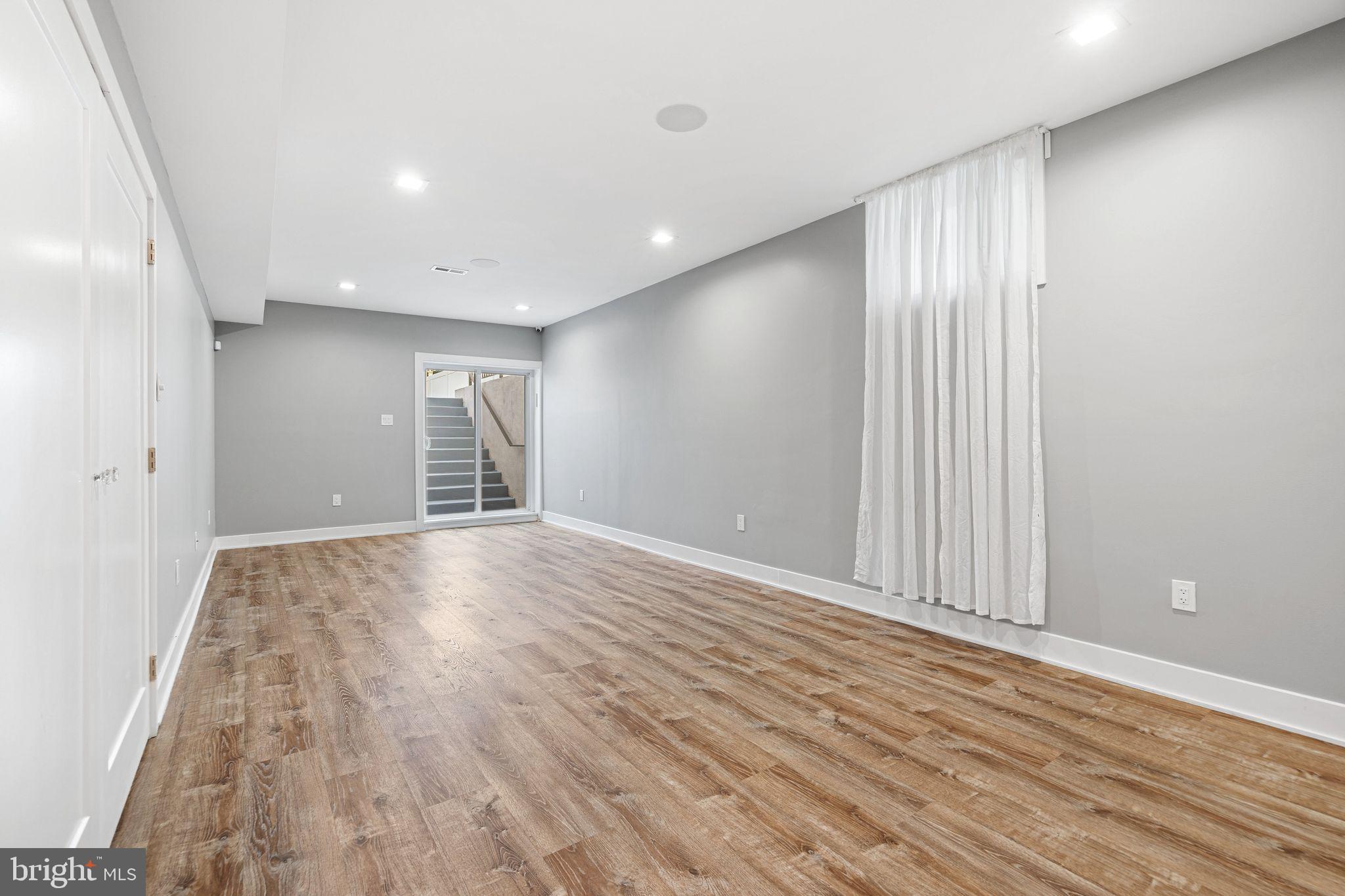 BUSTLETON - Residential