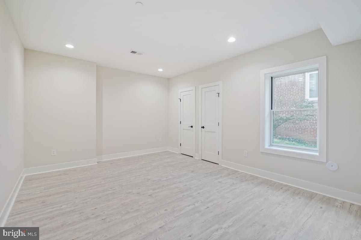 PT BETHESDA OUT RES 1 - Residential