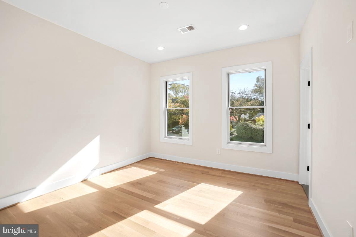 PT BETHESDA OUT RES 1 - Residential