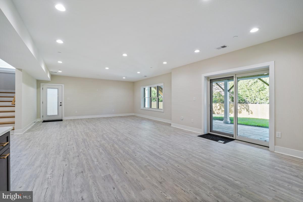 PT BETHESDA OUT RES 1 - Residential