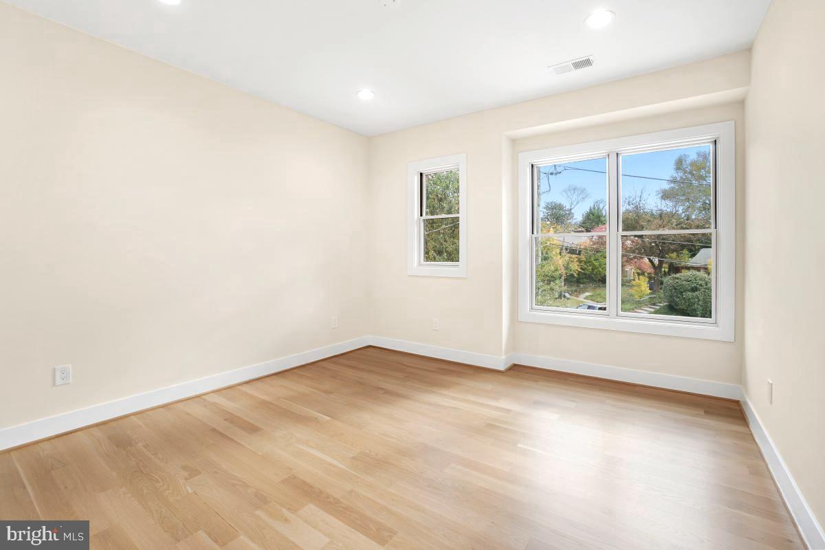 PT BETHESDA OUT RES 1 - Residential