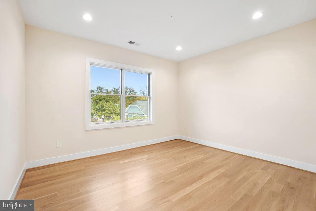 PT BETHESDA OUT RES 1 - Residential