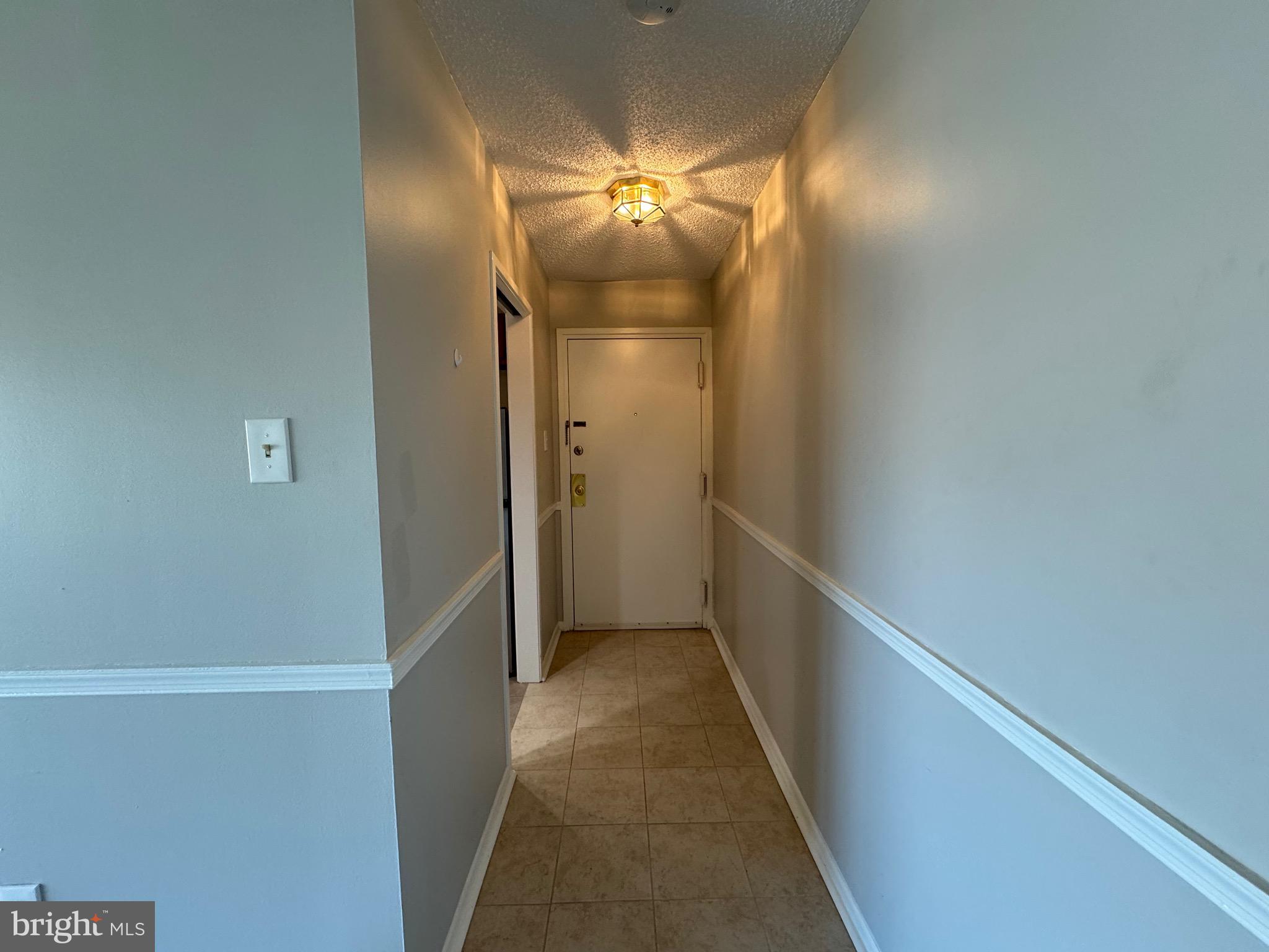 SUMMERTREE CONDO APTS - Residential Lease