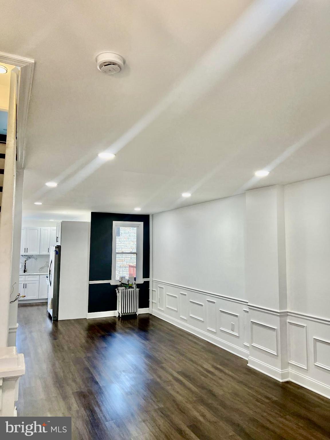 ELLWOOD PARK - Residential Lease