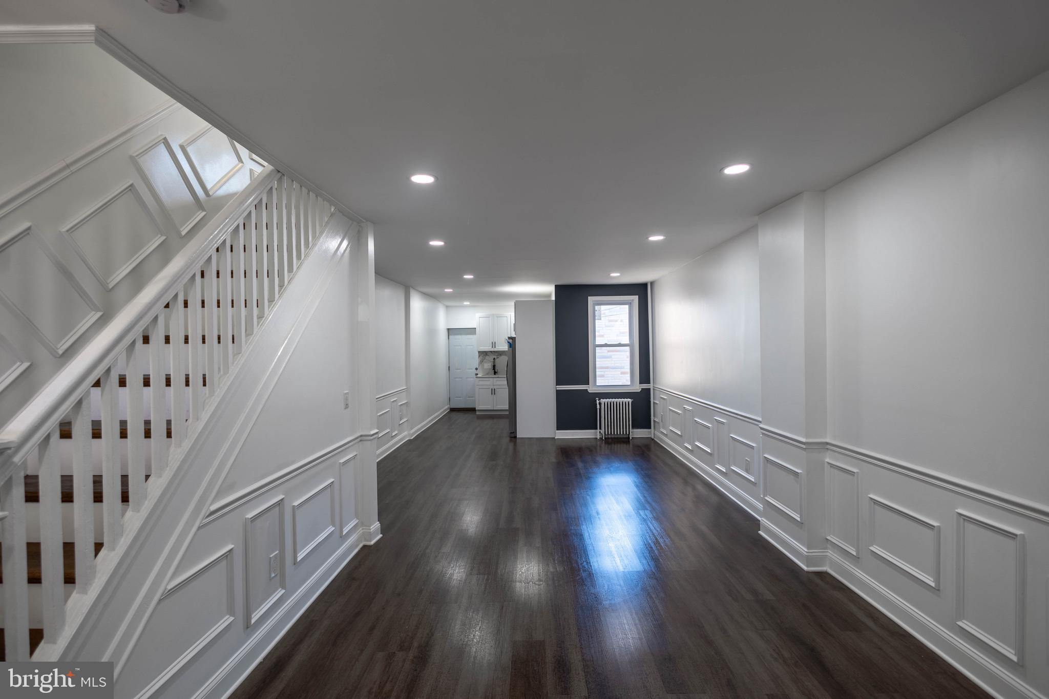 ELLWOOD PARK - Residential Lease