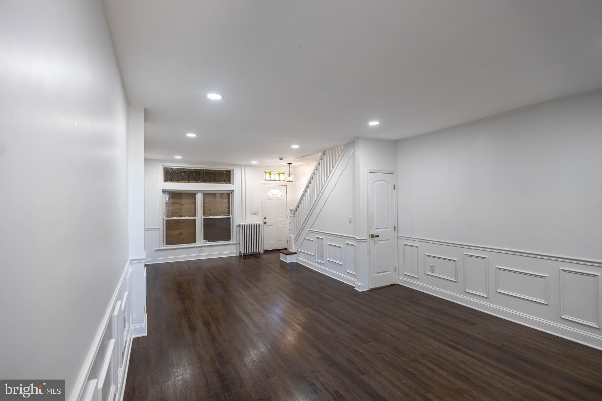 ELLWOOD PARK - Residential Lease