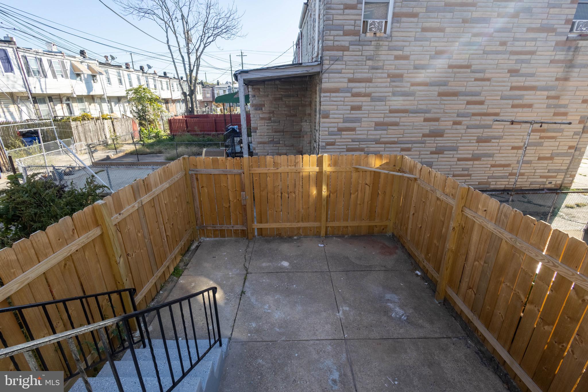 ELLWOOD PARK - Residential Lease