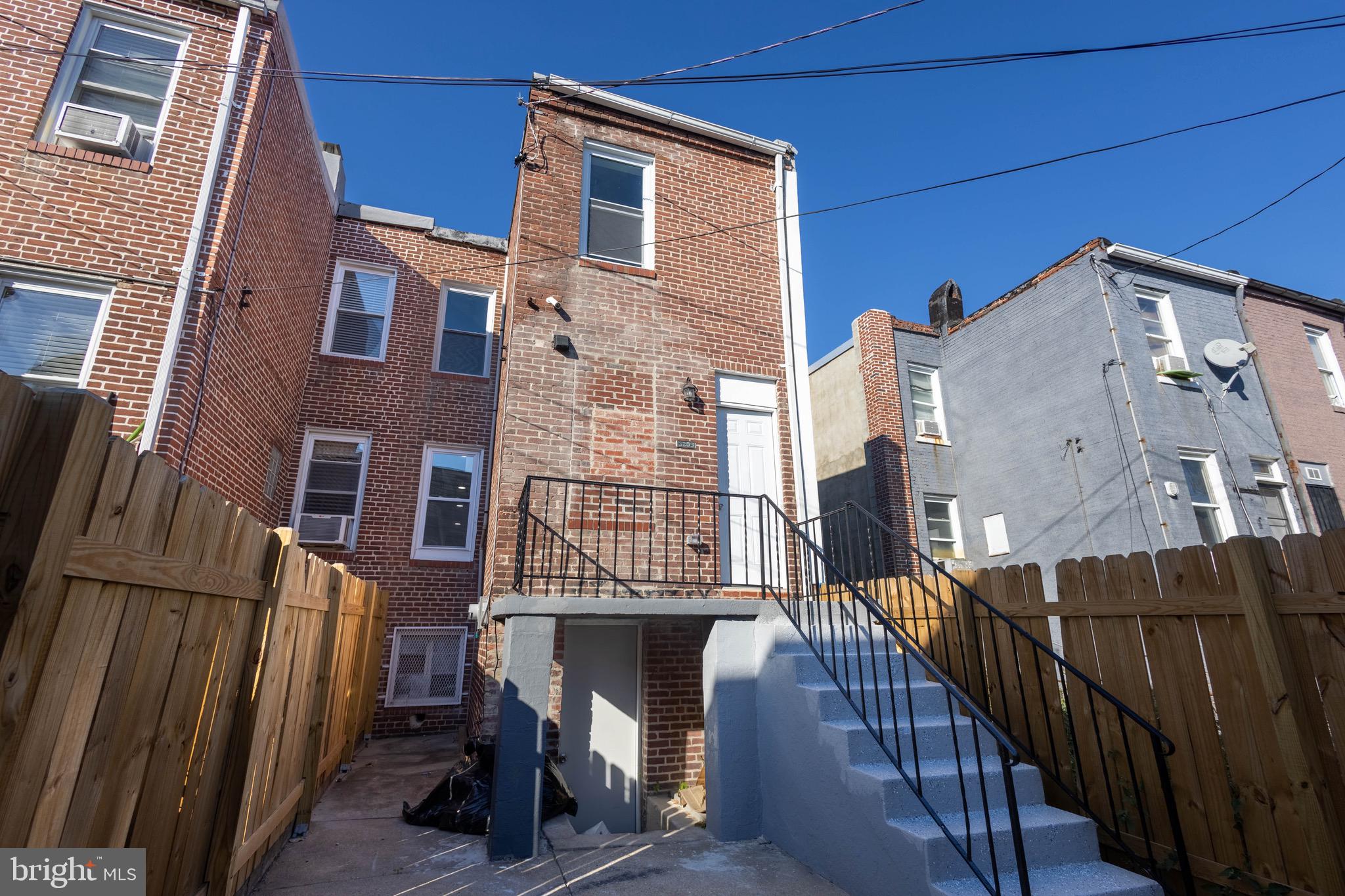 ELLWOOD PARK - Residential Lease