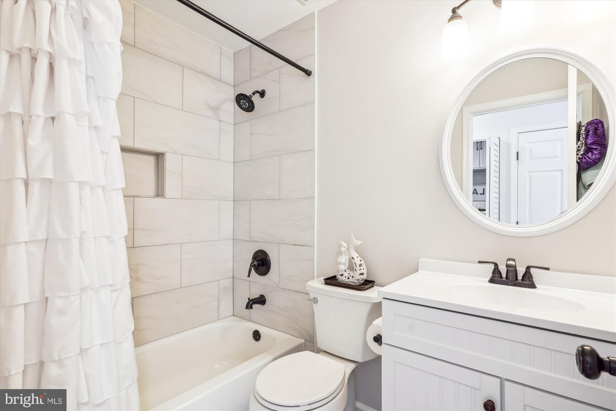 VIRGINIA OAKS - Residential