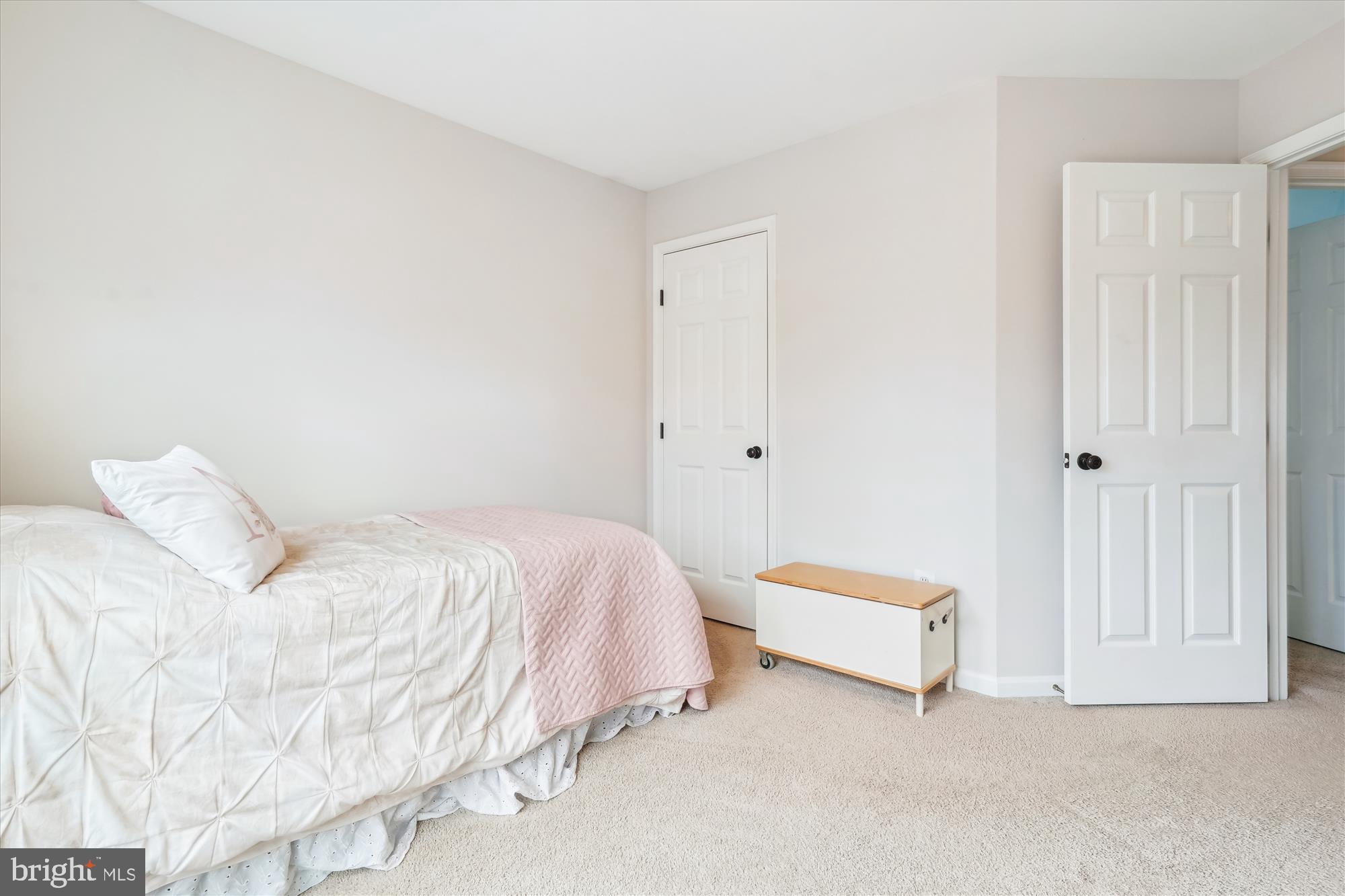 VIRGINIA OAKS - Residential