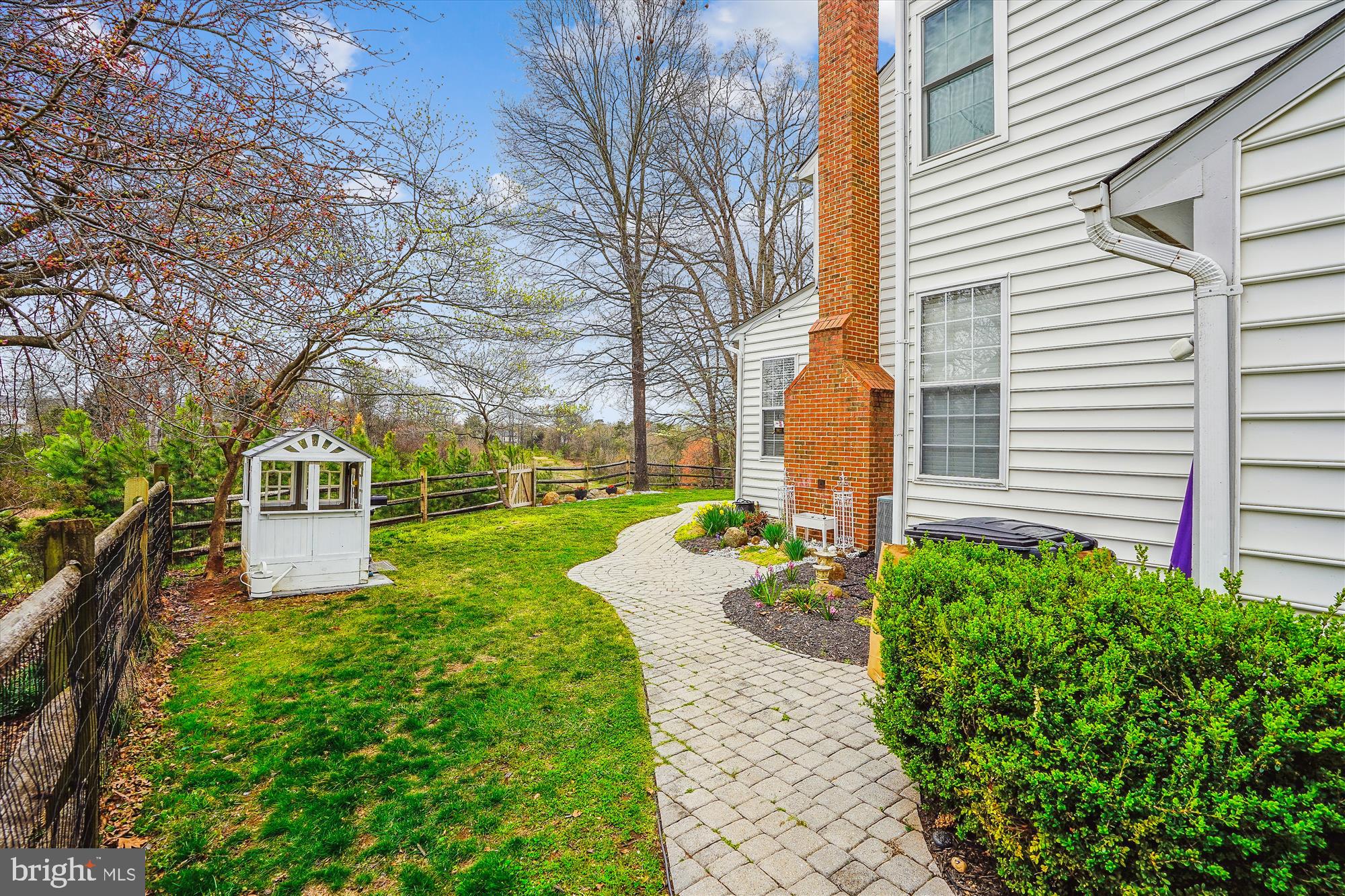 VIRGINIA OAKS - Residential