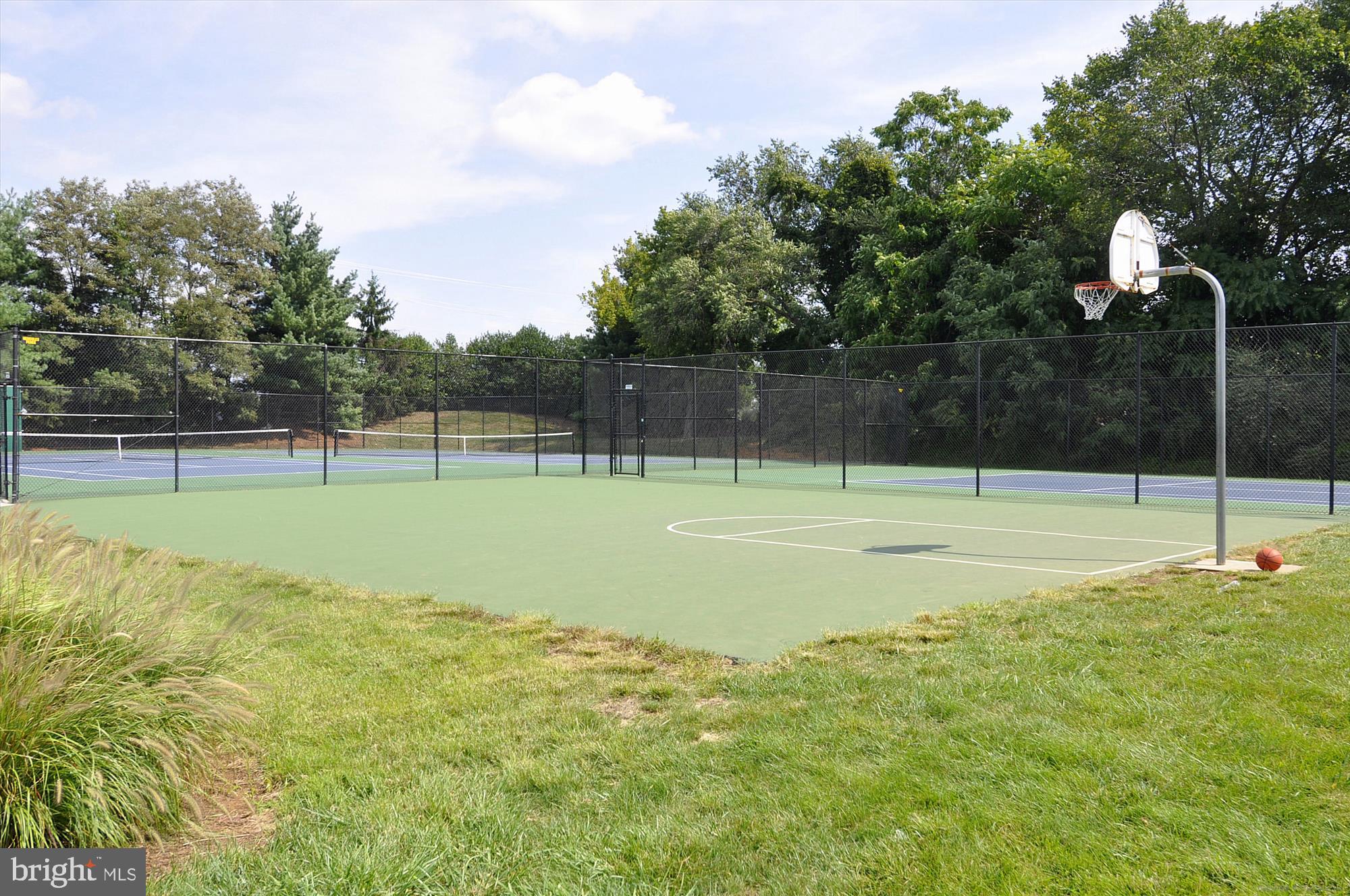 VIRGINIA OAKS - Residential