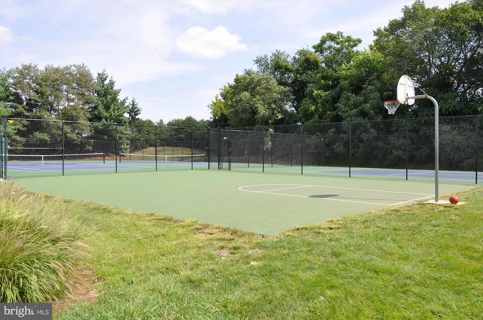 Gainesville, Virginia 20155, United States, 4 Bedrooms Bedrooms, ,4 BathroomsBathrooms,Residential,Pending,103929