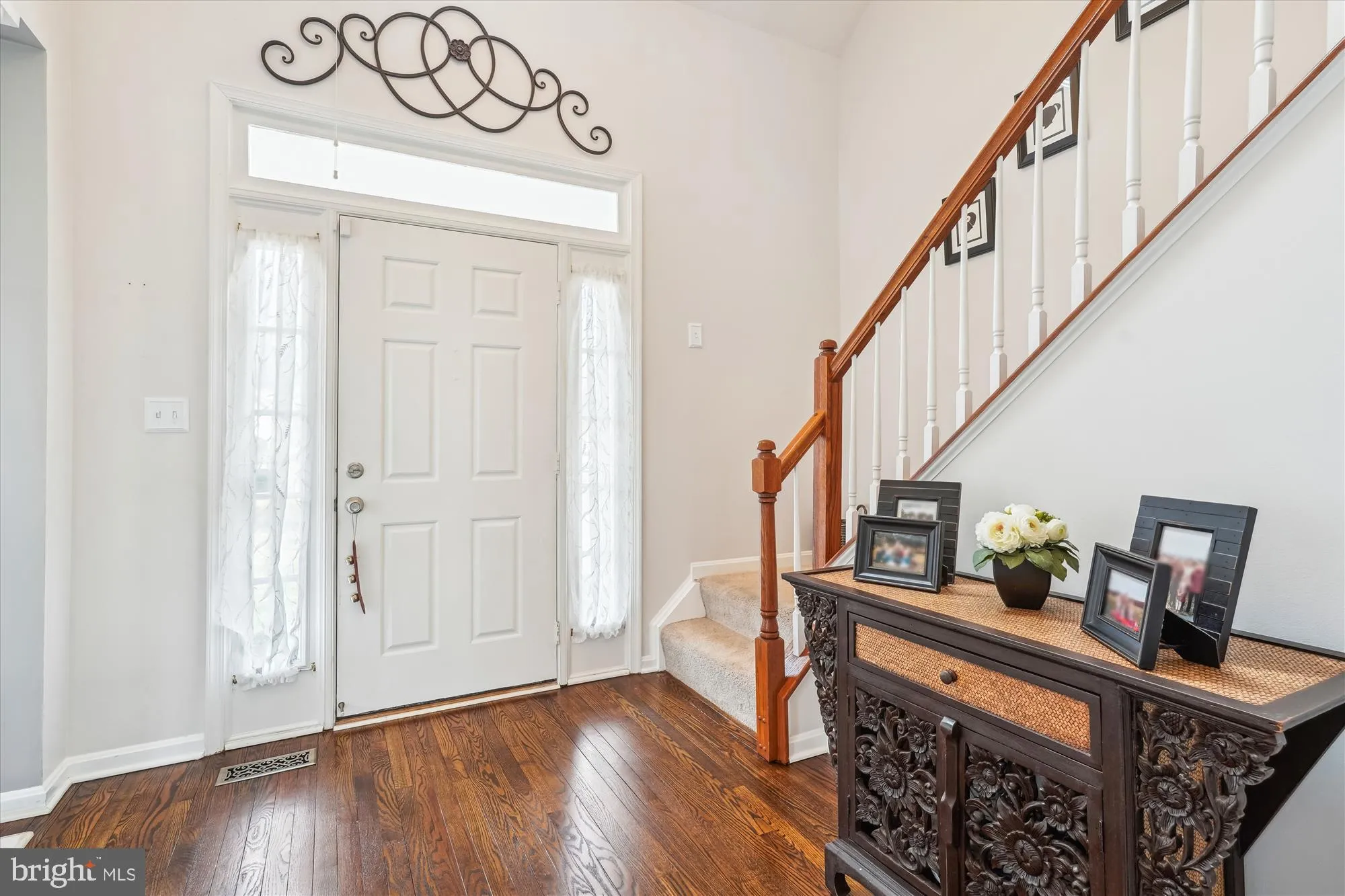 Gainesville, Virginia 20155, United States, 4 Bedrooms Bedrooms, ,4 BathroomsBathrooms,Residential,Pending,103929