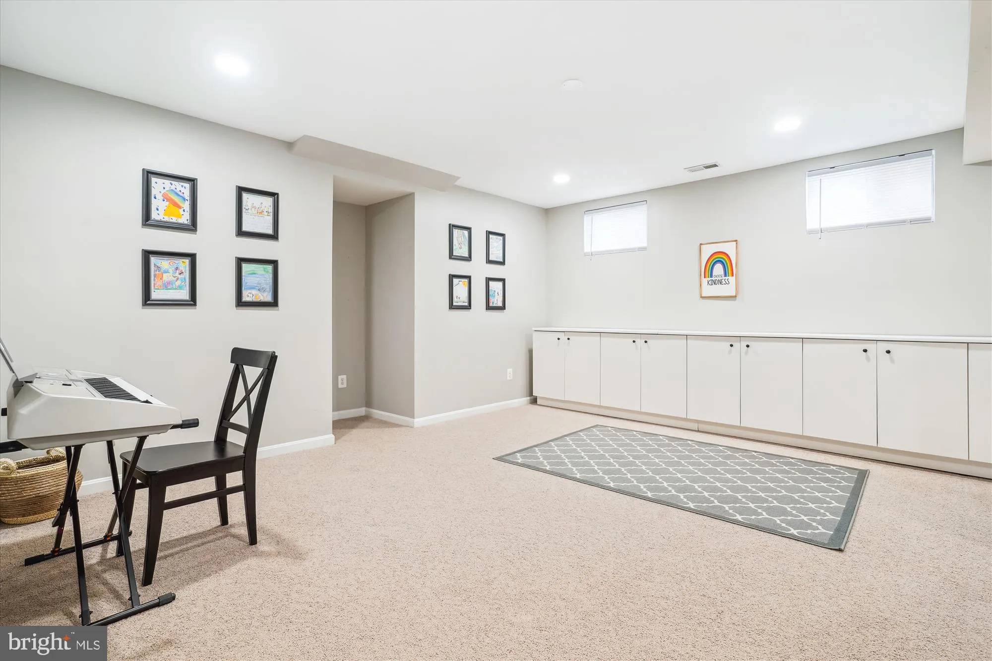 Gainesville, Virginia 20155, United States, 4 Bedrooms Bedrooms, ,4 BathroomsBathrooms,Residential,Pending,103929