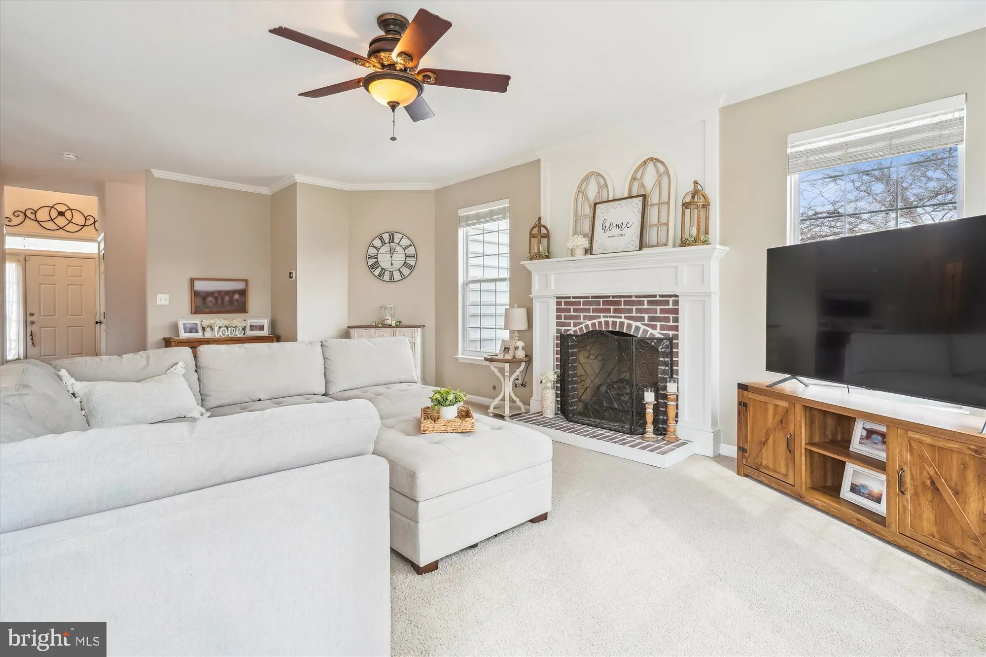 Gainesville, Virginia 20155, United States, 4 Bedrooms Bedrooms, ,4 BathroomsBathrooms,Residential,Pending,103929