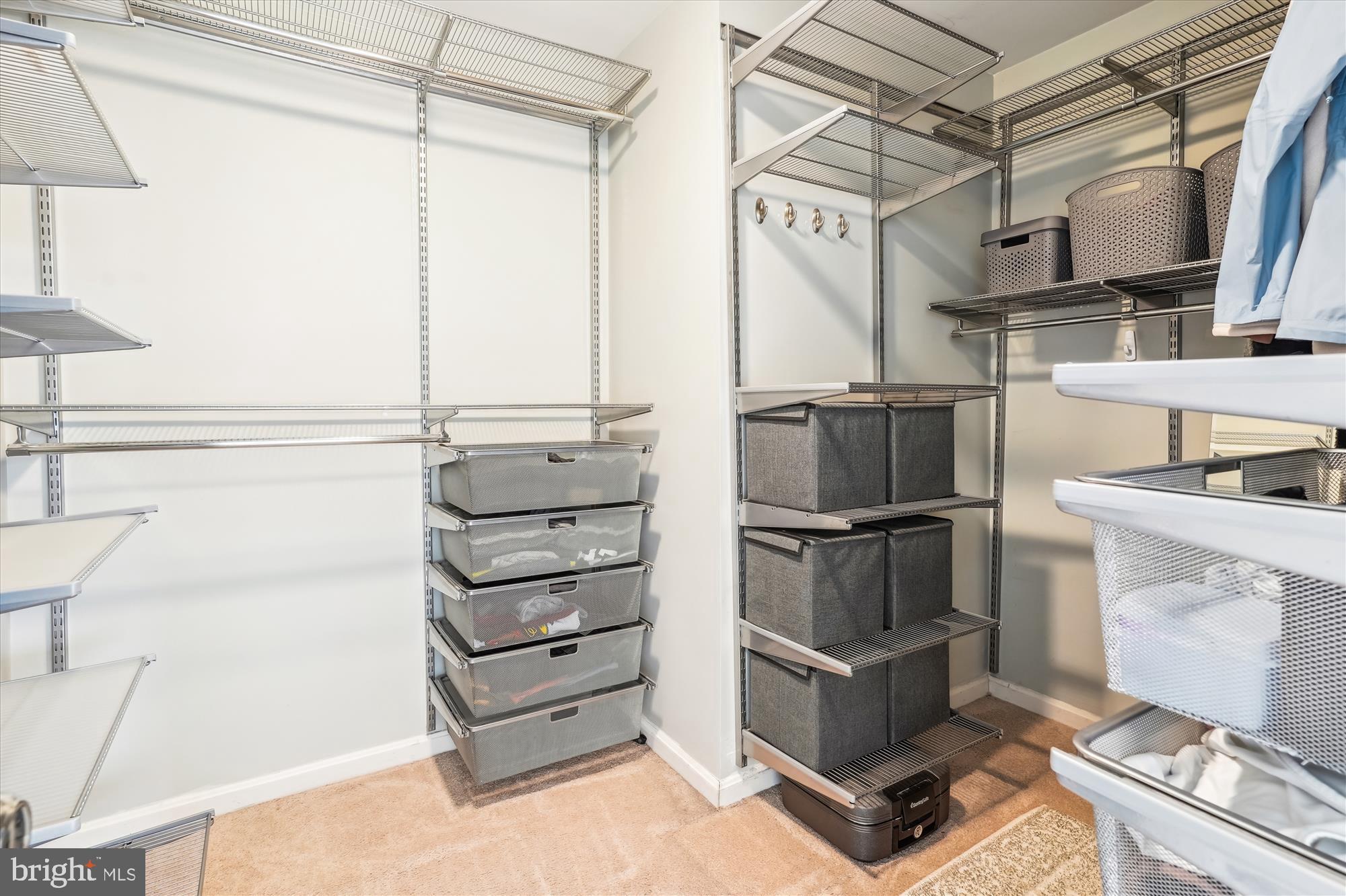 VIRGINIA OAKS - Residential