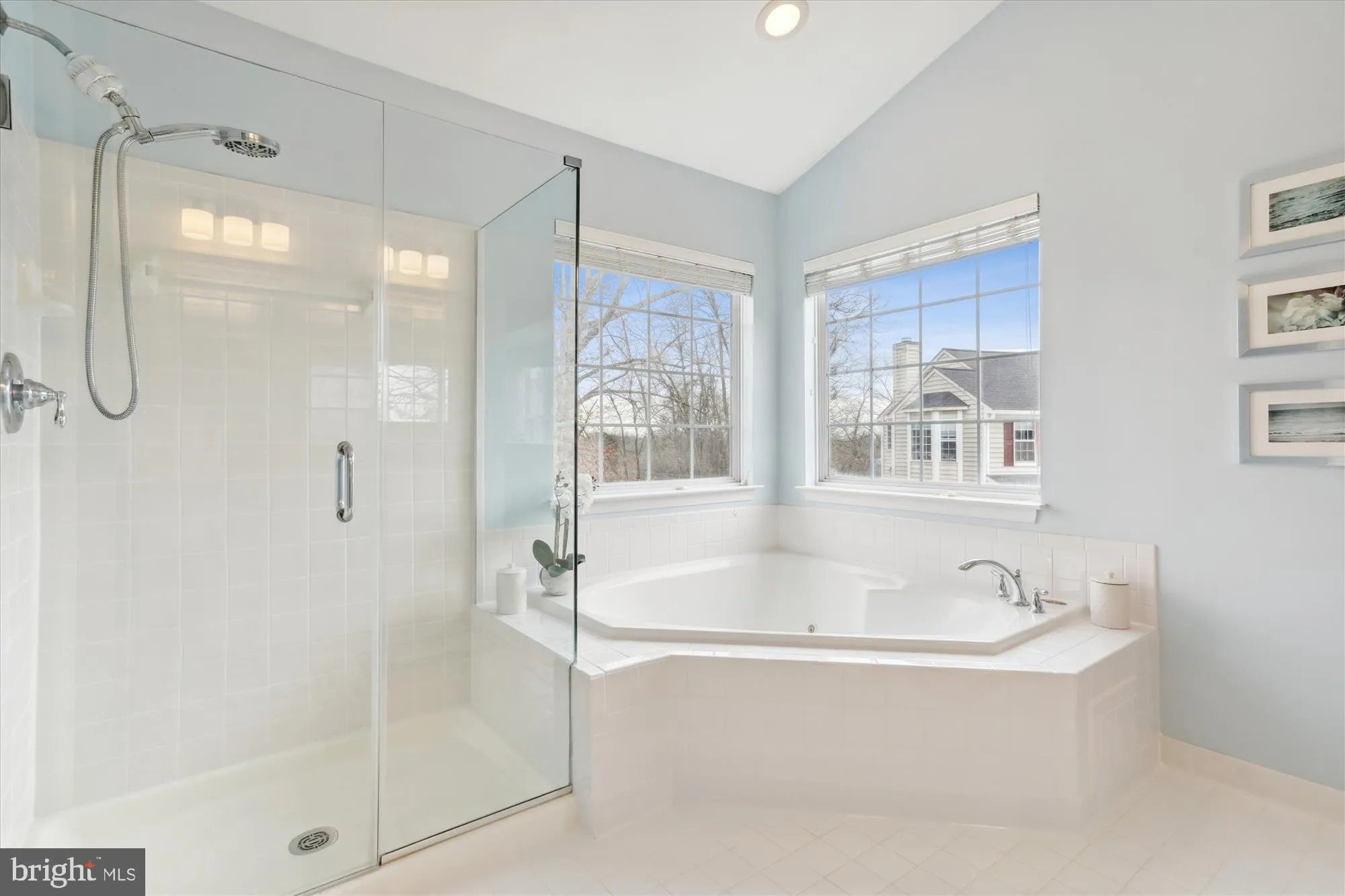 Gainesville, Virginia 20155, United States, 4 Bedrooms Bedrooms, ,4 BathroomsBathrooms,Residential,Pending,103929