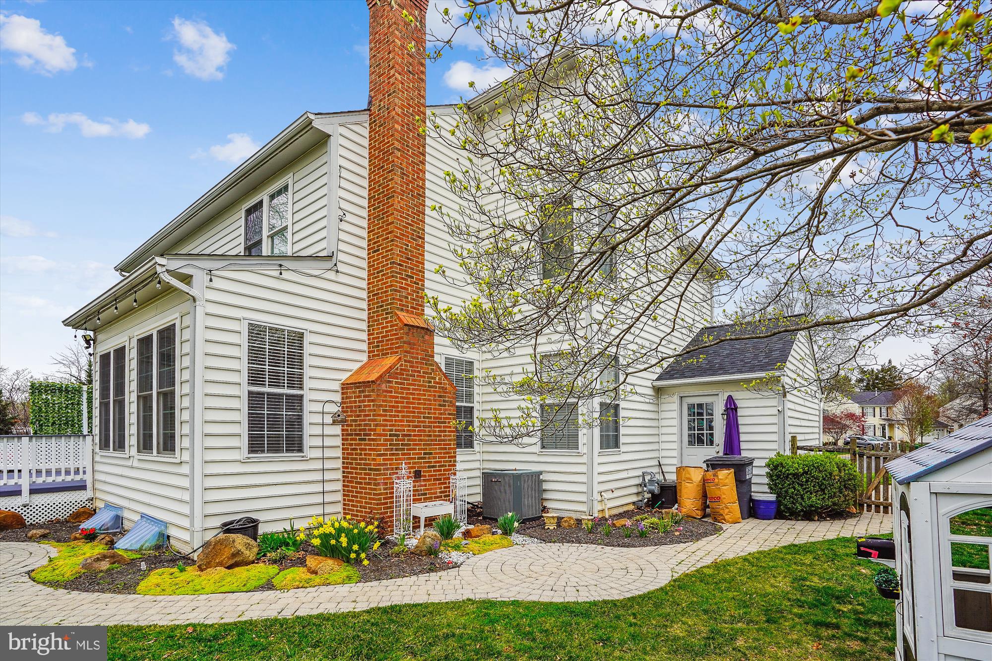 VIRGINIA OAKS - Residential