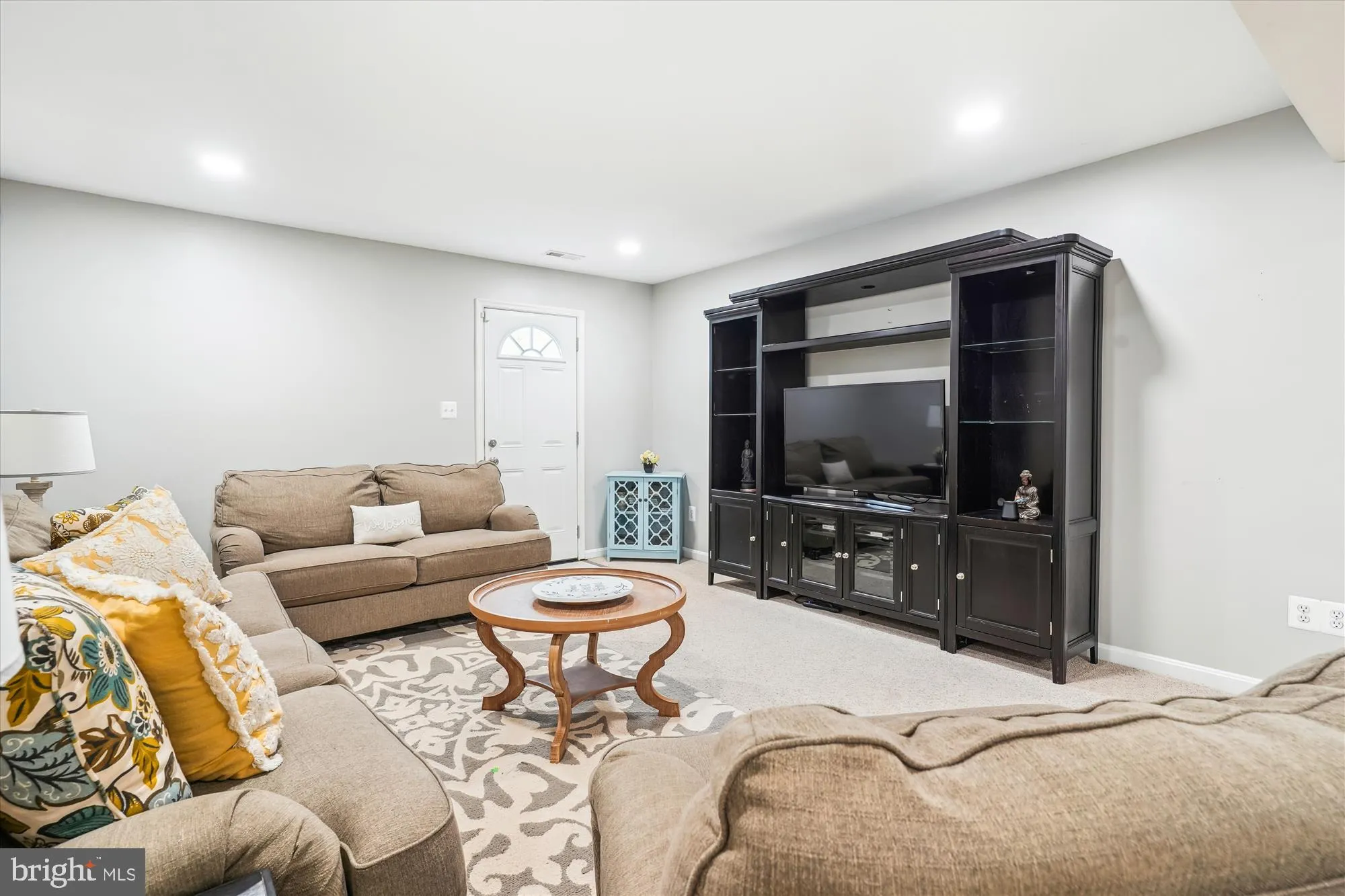 Gainesville, Virginia 20155, United States, 4 Bedrooms Bedrooms, ,4 BathroomsBathrooms,Residential,Pending,103929