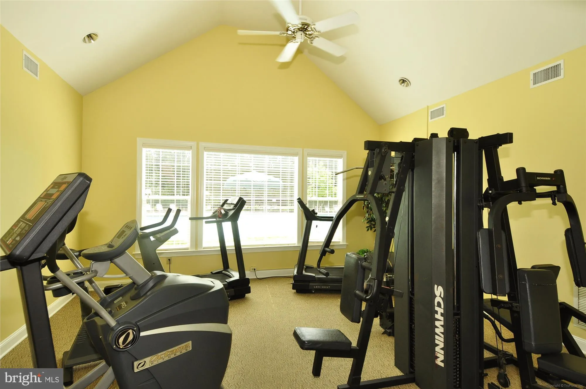 Gainesville, Virginia 20155, United States, 4 Bedrooms Bedrooms, ,4 BathroomsBathrooms,Residential,Pending,103929