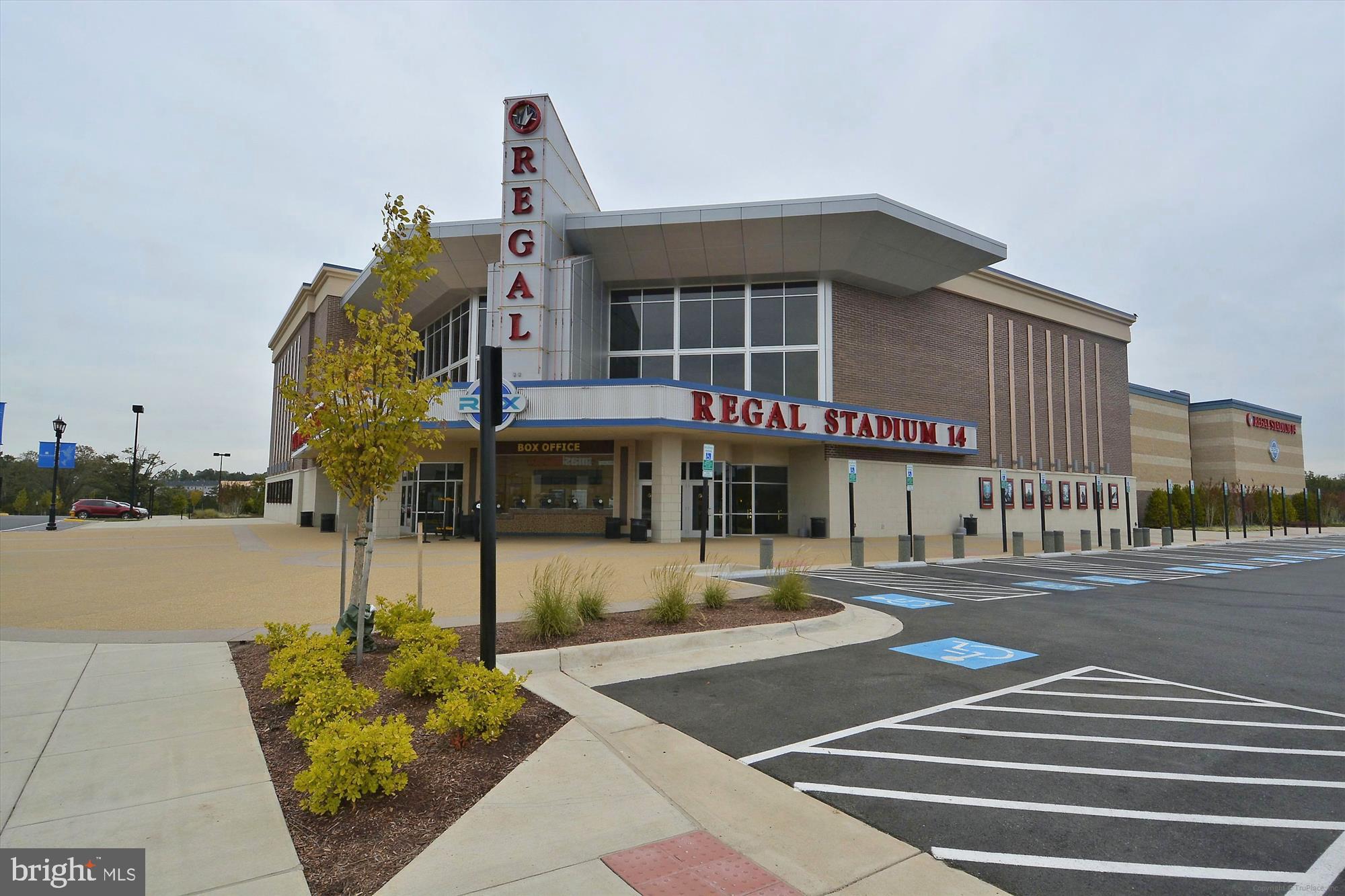 VIRGINIA OAKS - Residential