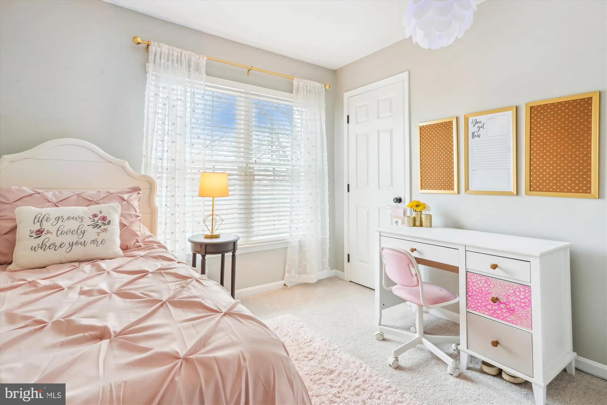 Gainesville, Virginia 20155, United States, 4 Bedrooms Bedrooms, ,4 BathroomsBathrooms,Residential,Pending,103929