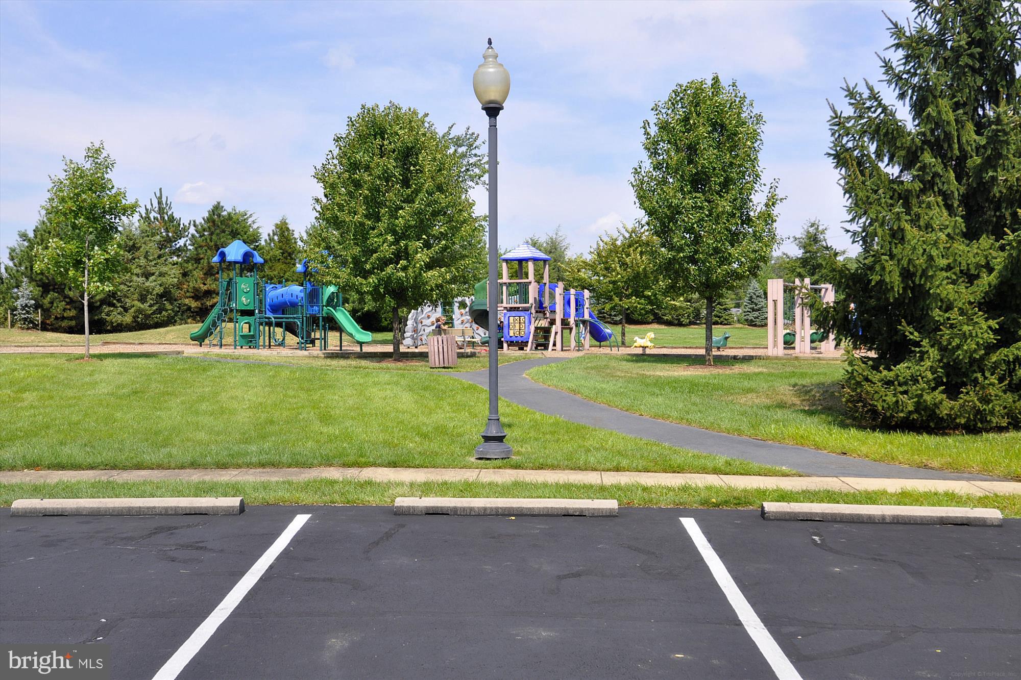 VIRGINIA OAKS - Residential