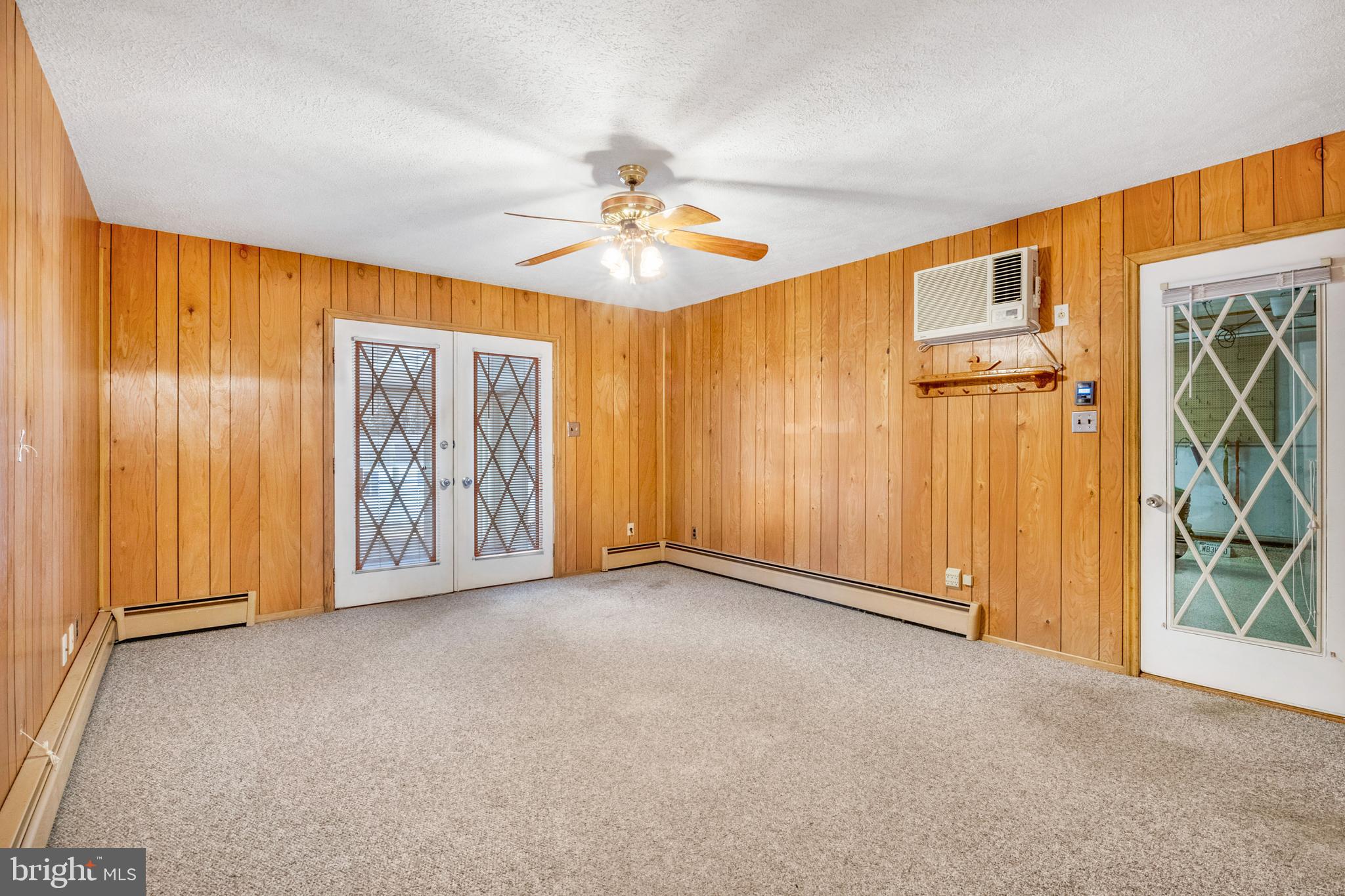 EDGEWATER - Residential