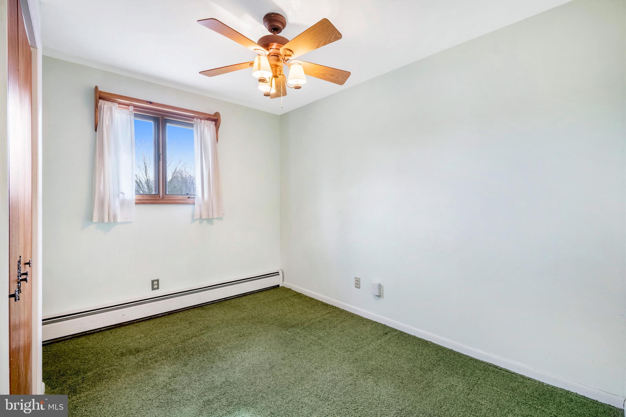 EDGEWATER - Residential