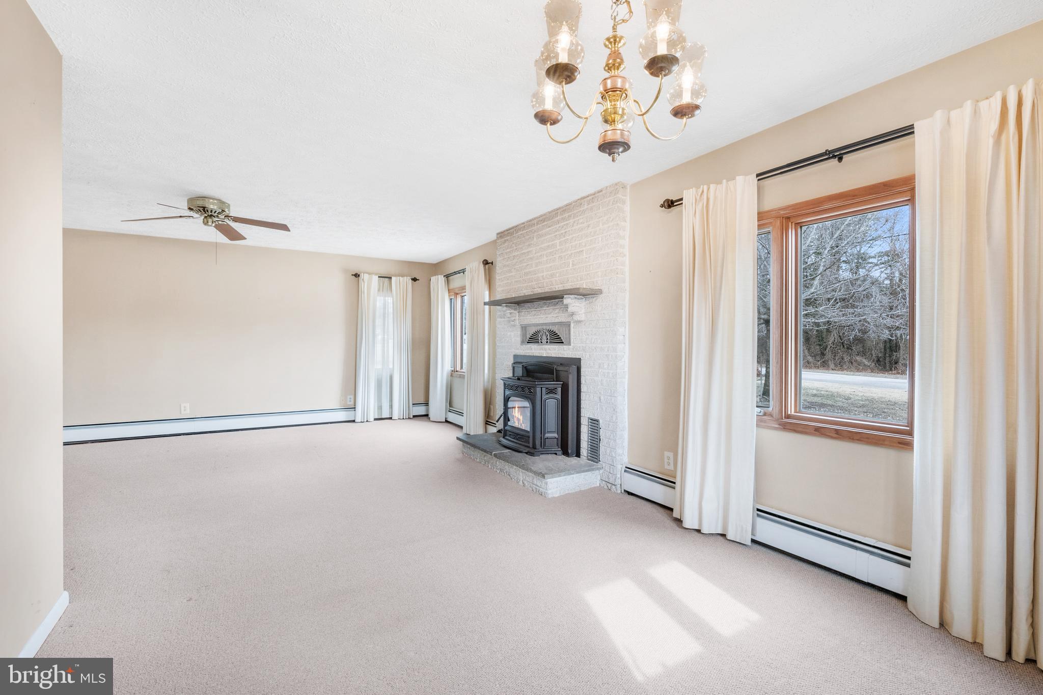 EDGEWATER - Residential