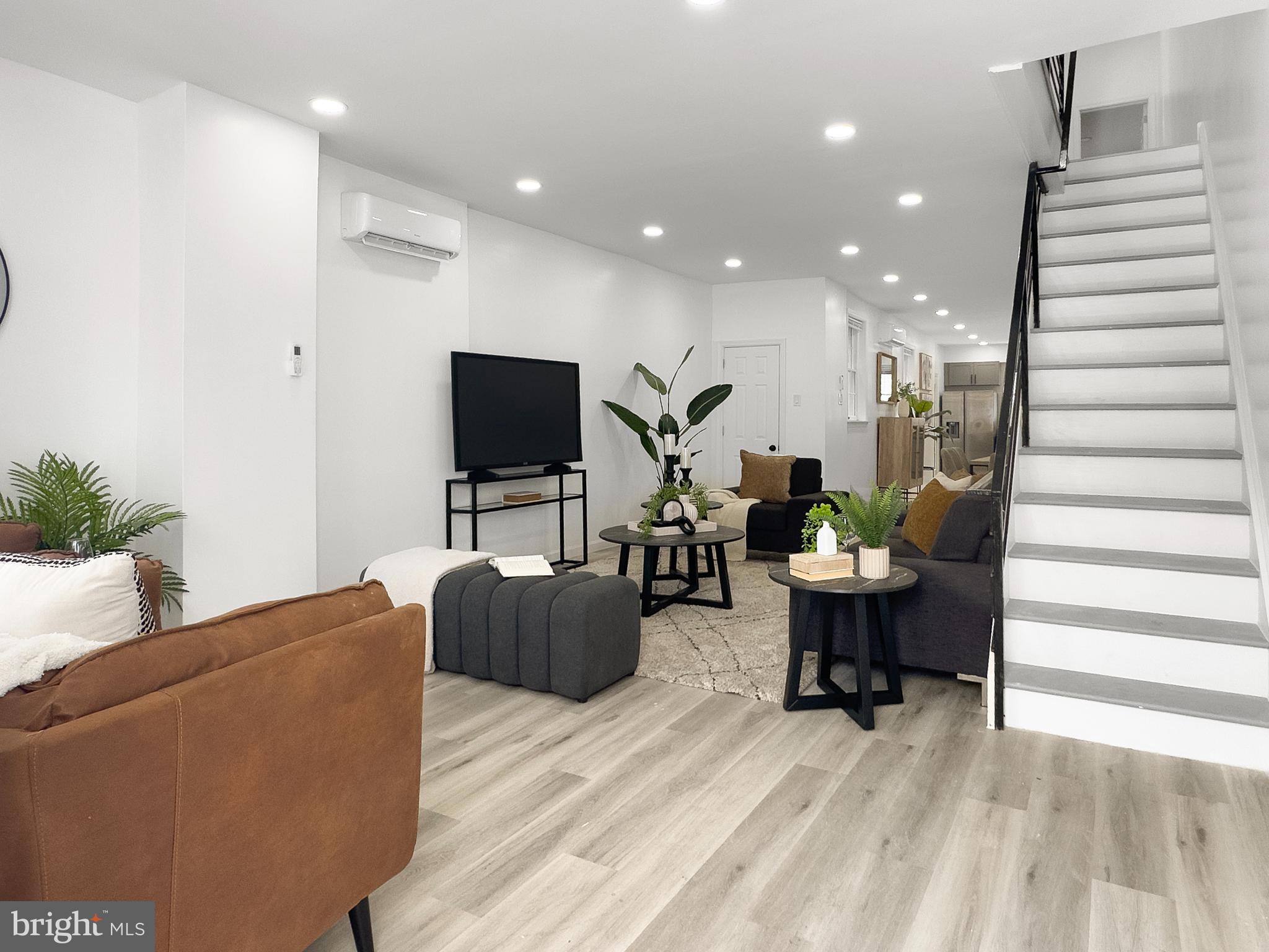 POINT BREEZE - Residential