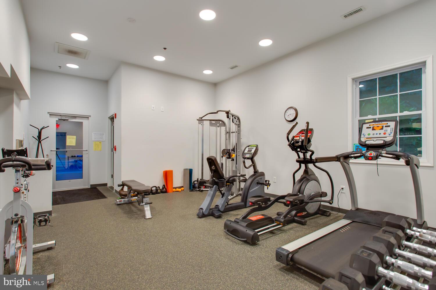 COURTHOUSE HILL - Residential Lease