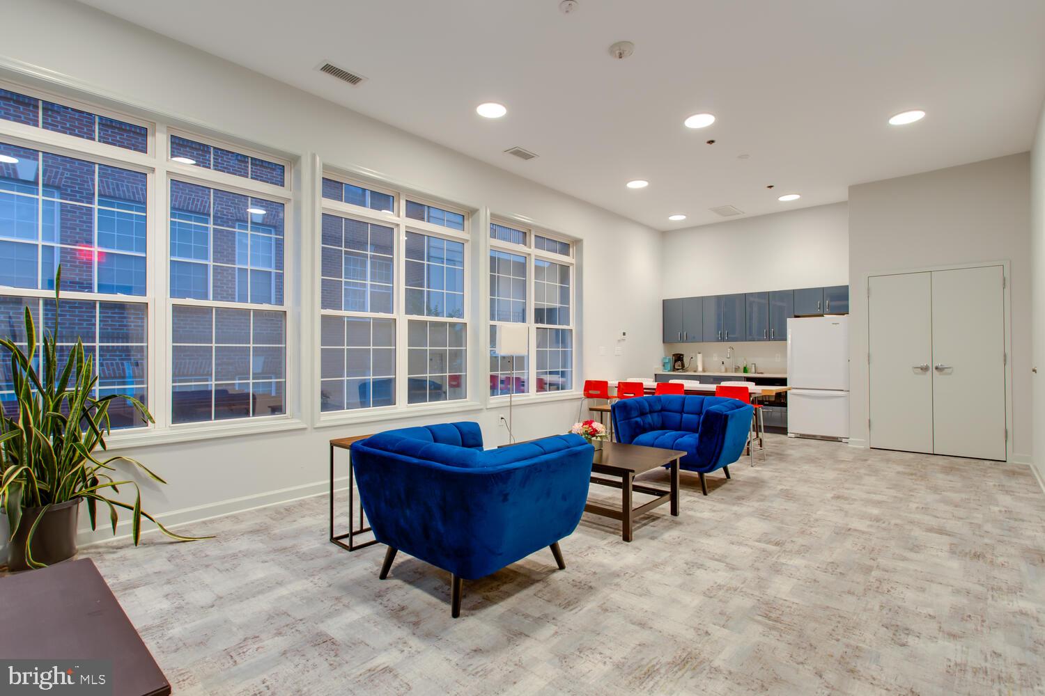 COURTHOUSE HILL - Residential Lease