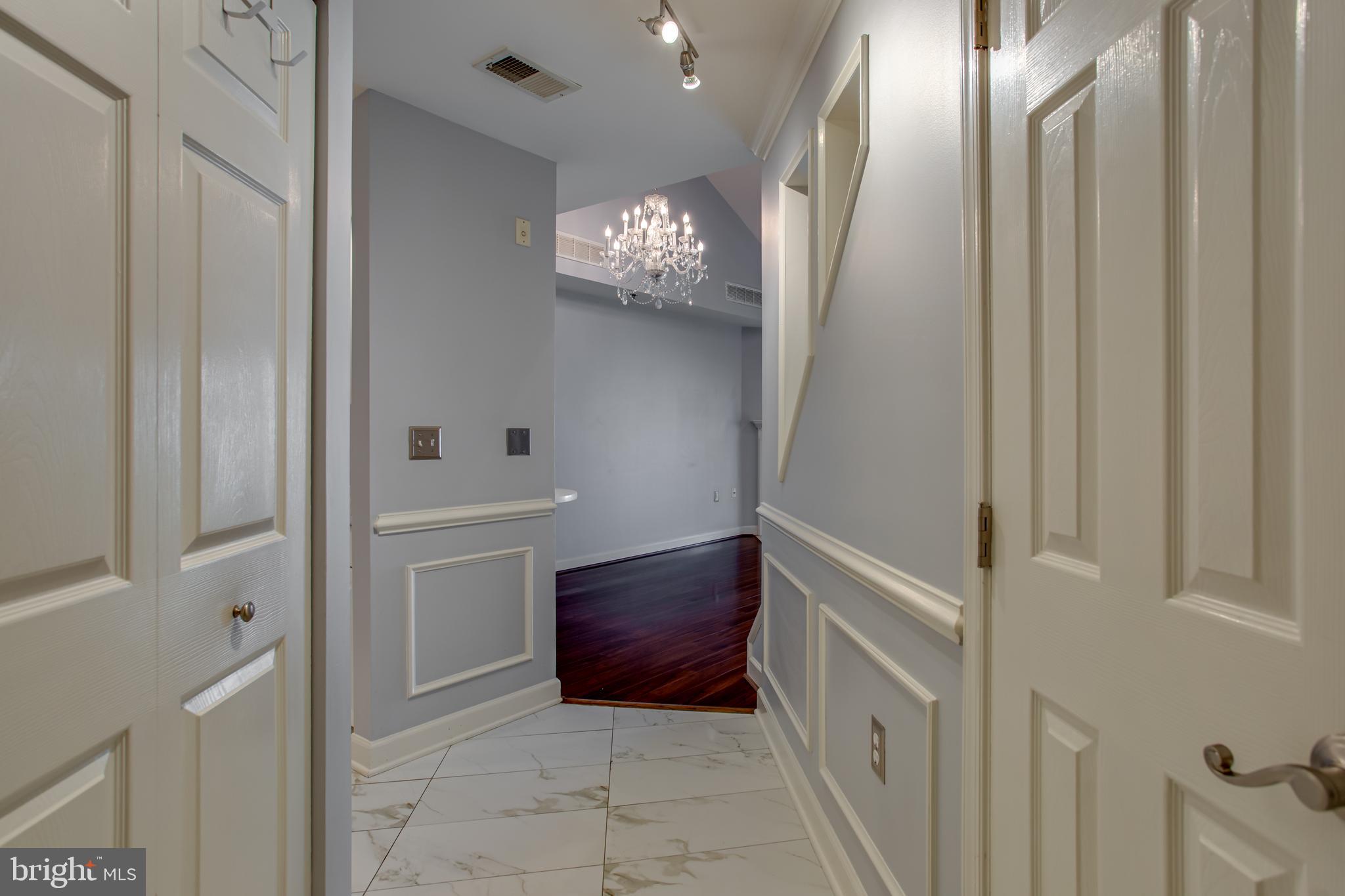 COURTHOUSE HILL - Residential Lease