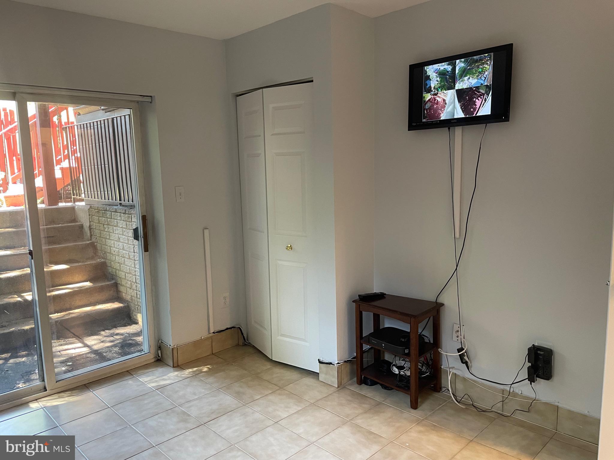 HIGHLAND OAKS - Residential Lease