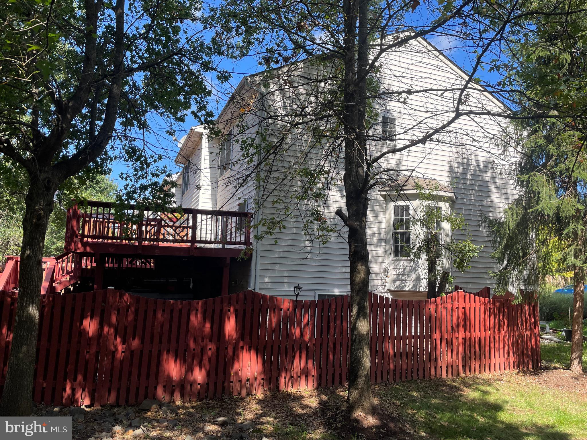 HIGHLAND OAKS - Residential Lease