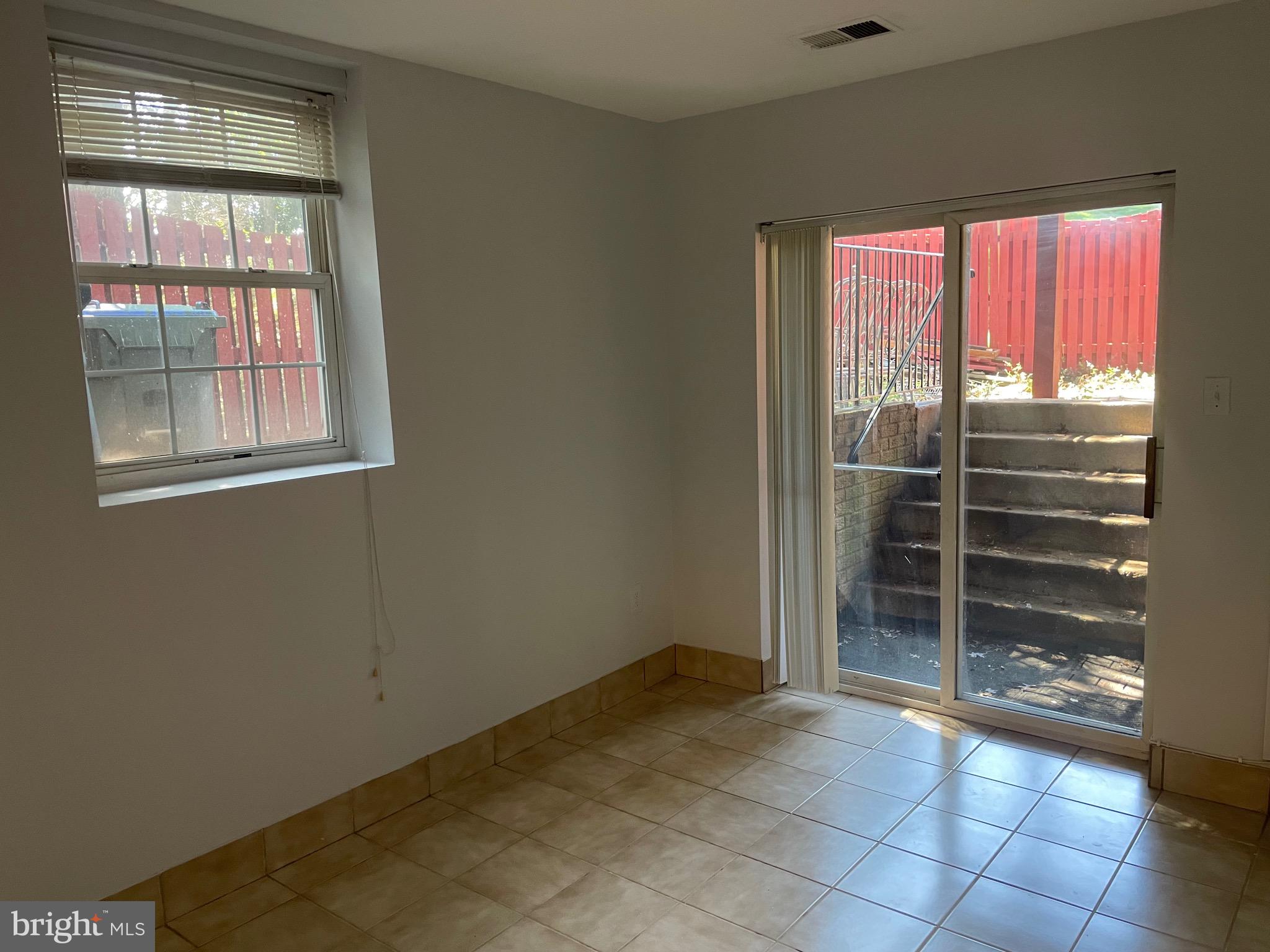 HIGHLAND OAKS - Residential Lease