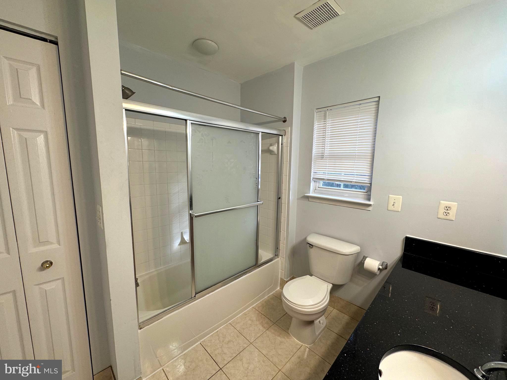 HIGHLAND OAKS - Residential Lease