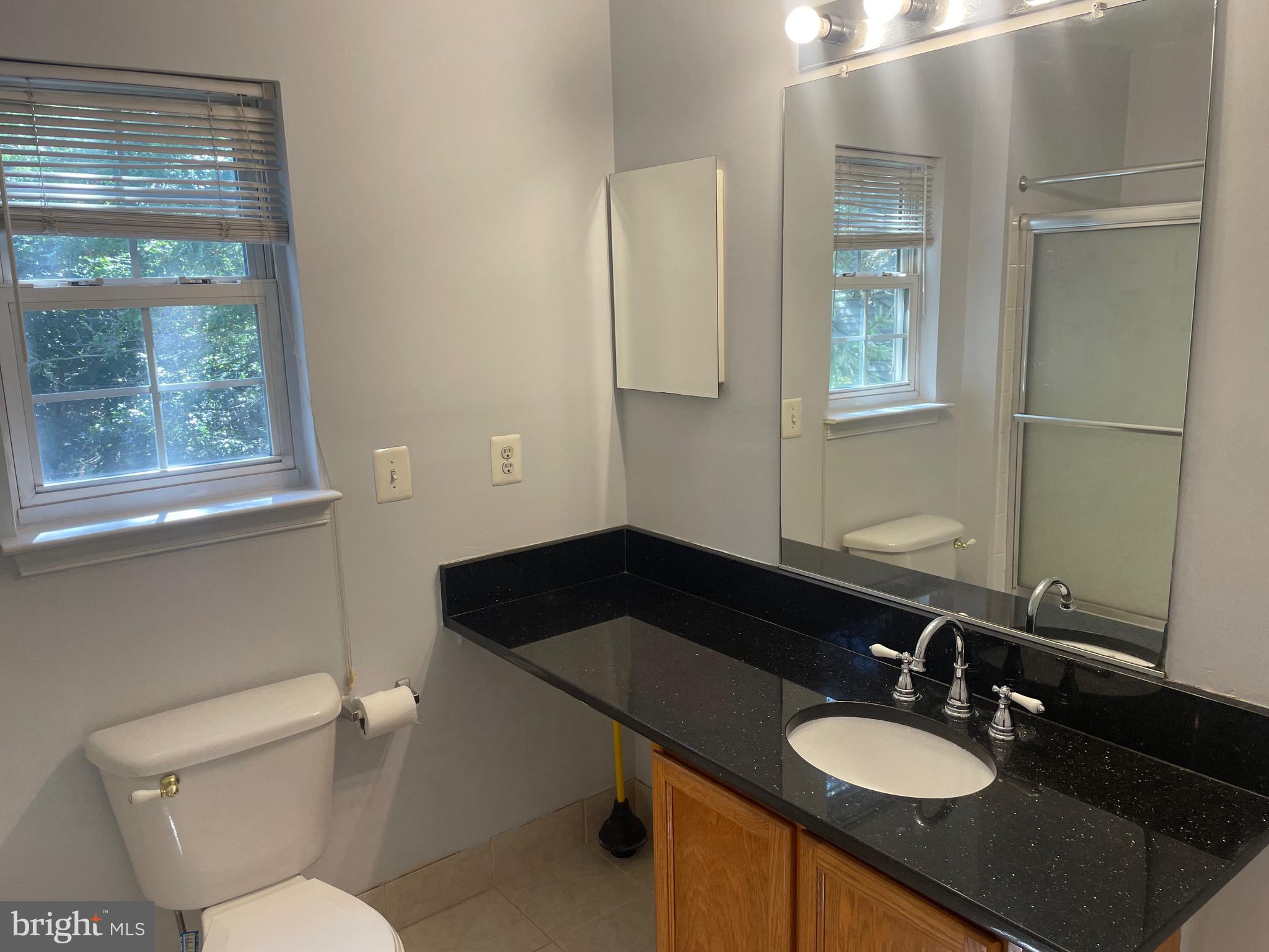 HIGHLAND OAKS - Residential Lease