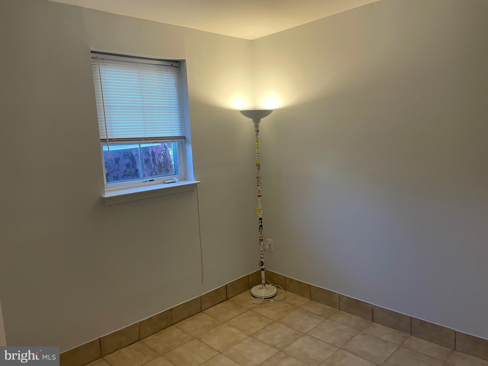 HIGHLAND OAKS - Residential Lease