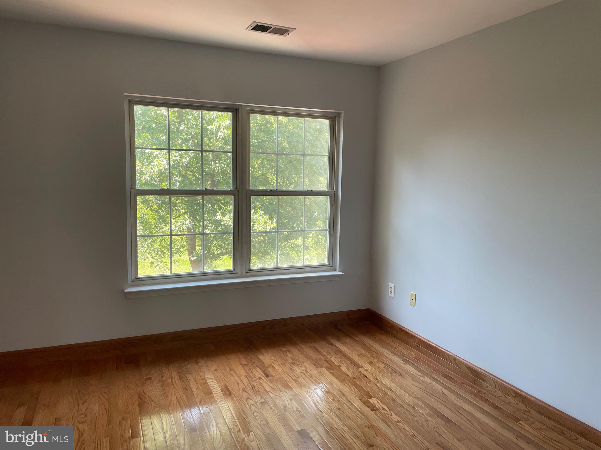 HIGHLAND OAKS - Residential Lease