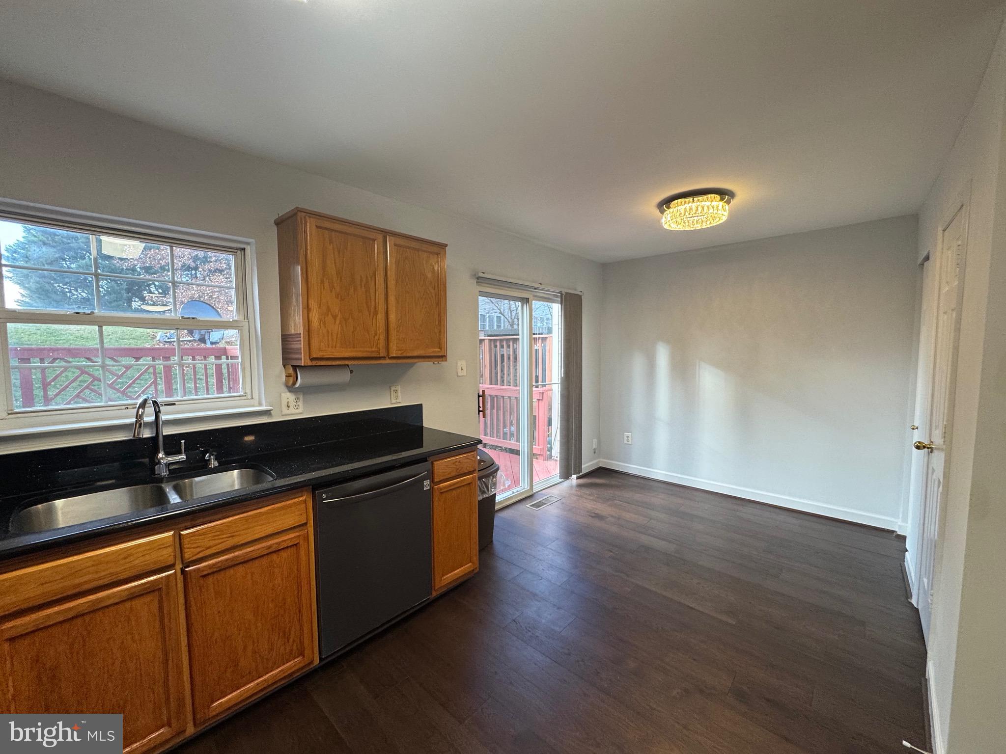 HIGHLAND OAKS - Residential Lease