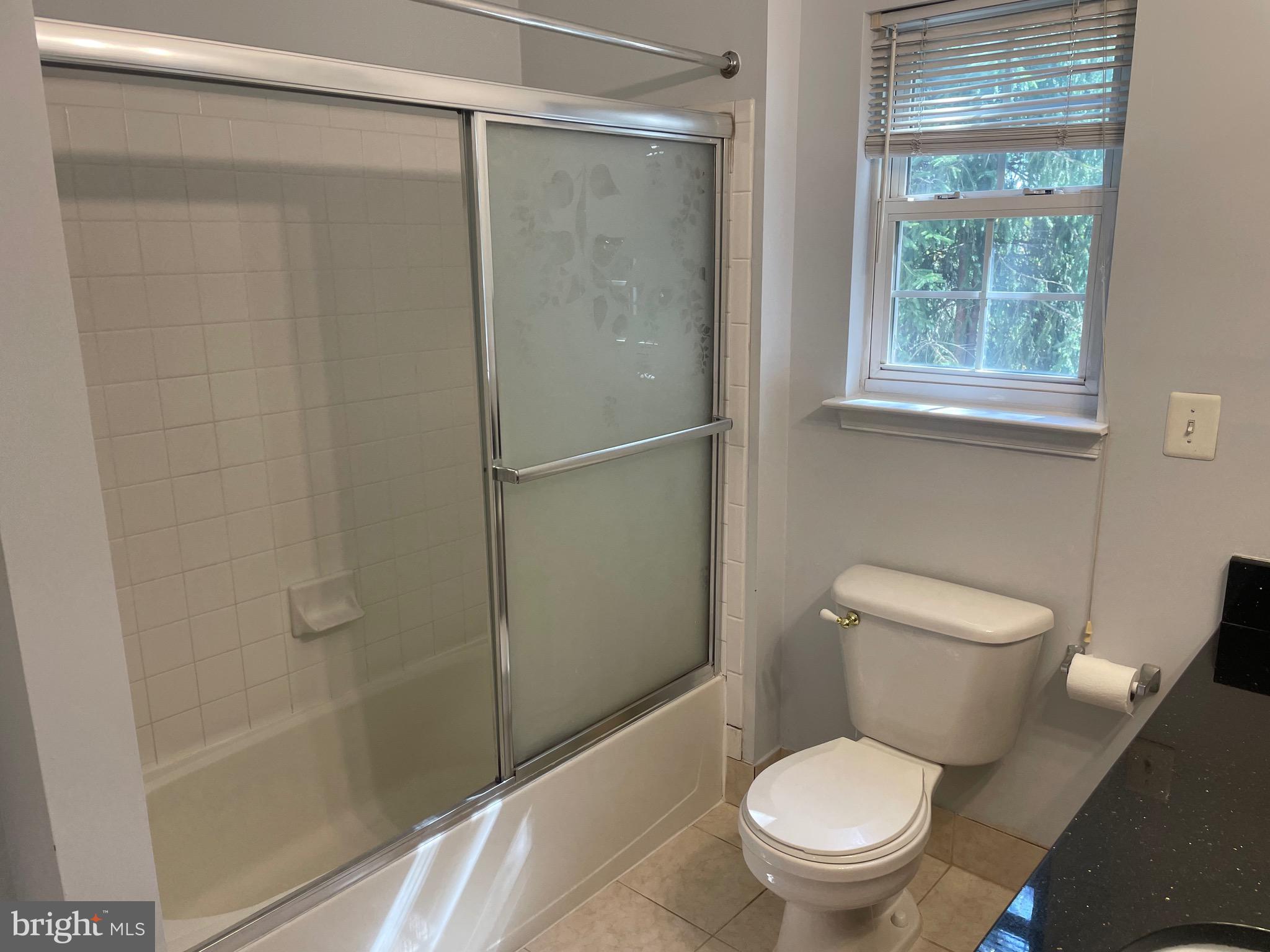 HIGHLAND OAKS - Residential Lease