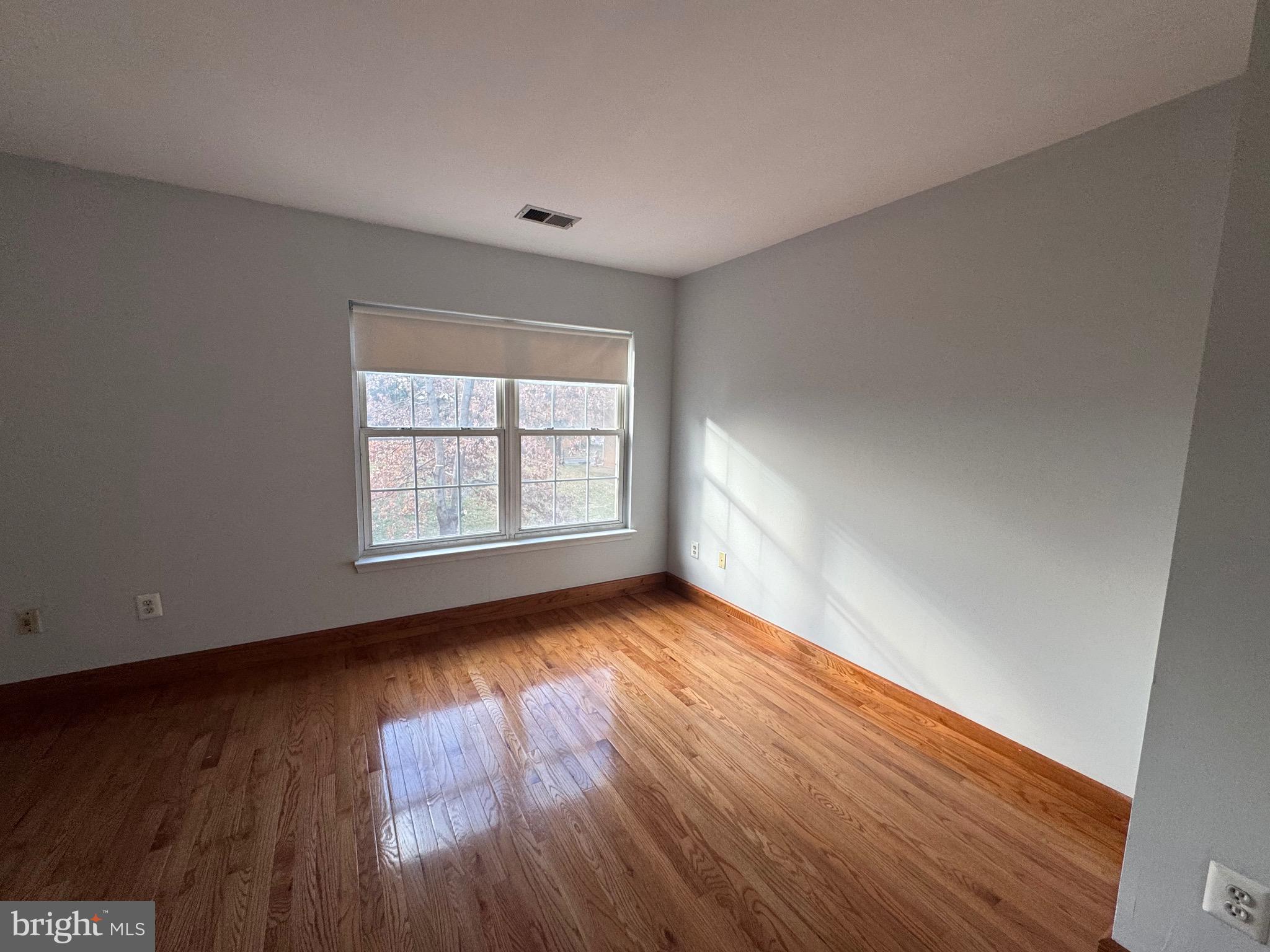 HIGHLAND OAKS - Residential Lease